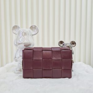 bottega veneta cassette burgundy crossbody bag