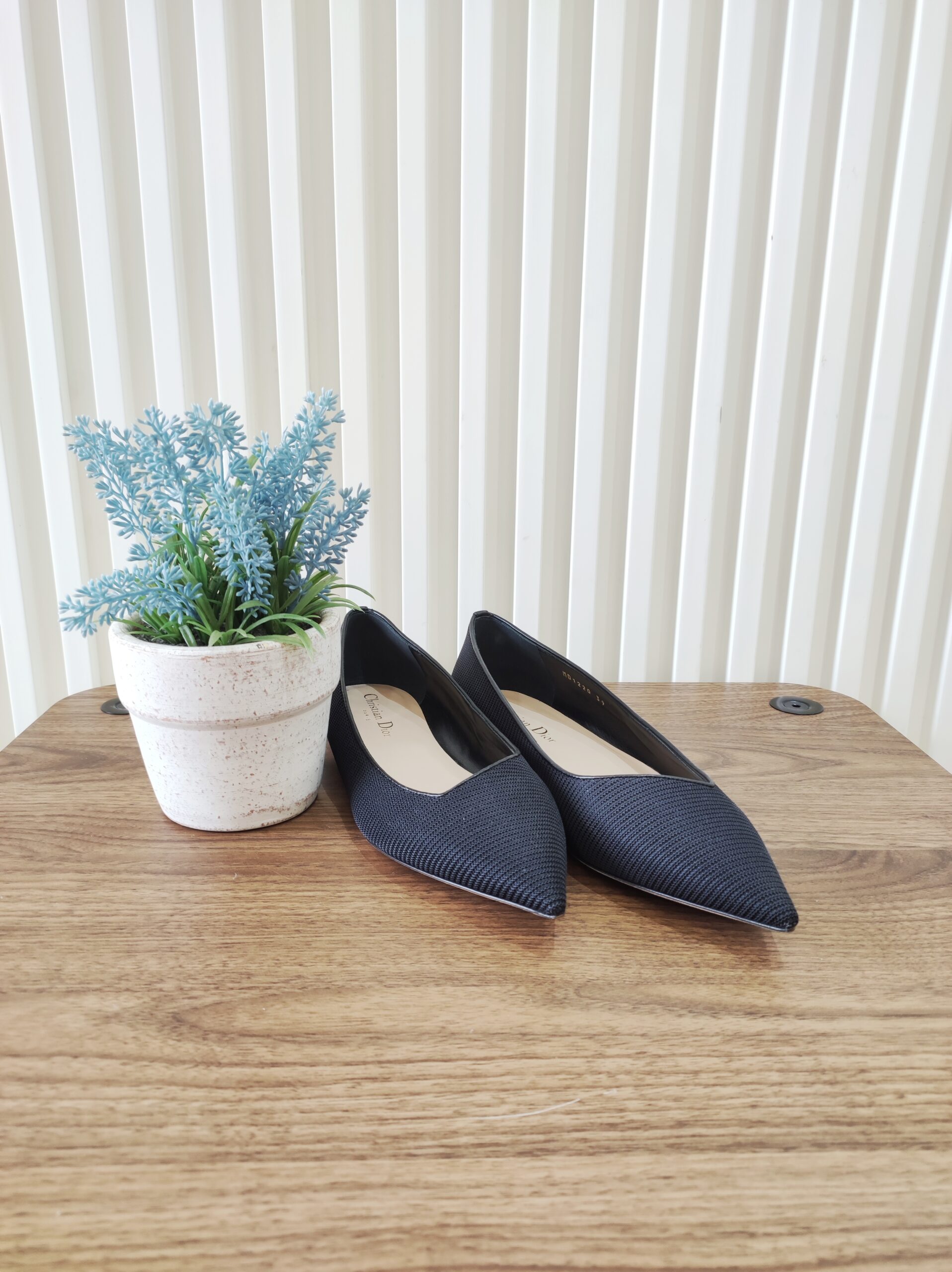 Christian Dior Pointed-Toe Flats Shoes Black Christian Dior Pointed-Toe Flats Shoes Black