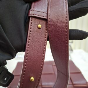 bottega veneta cassette burgundy crossbody bag