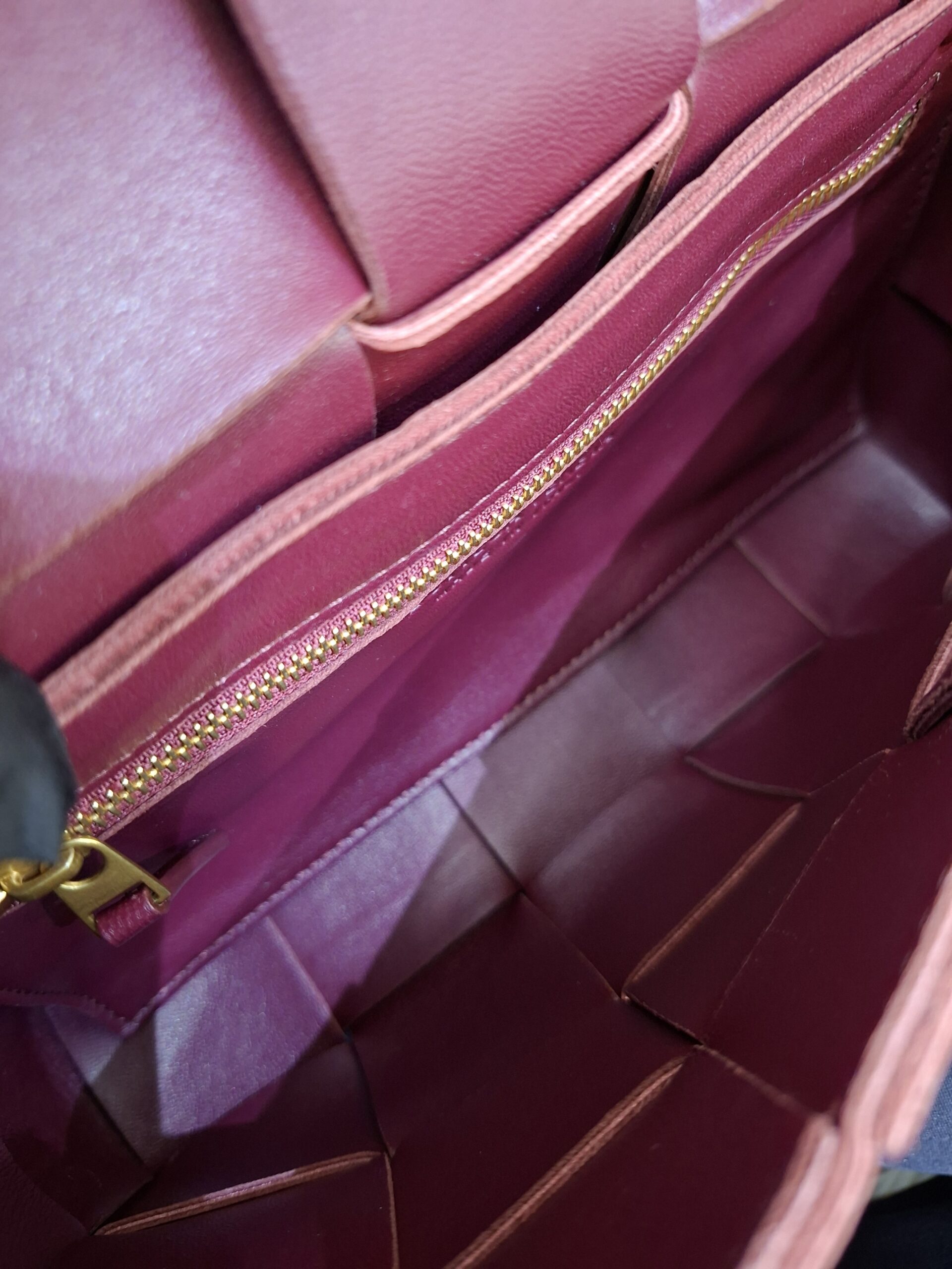 bottega veneta cassette burgundy crossbody bag bottega veneta cassette burgundy crossbody bag