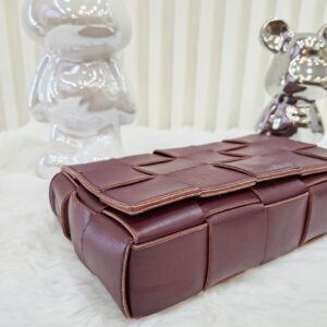 bottega veneta cassette burgundy crossbody bag