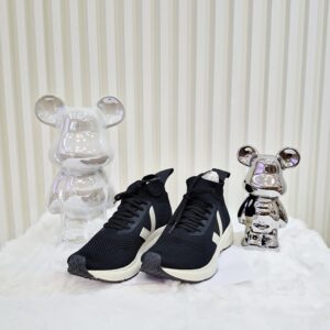 veja black rubber shoes size 5