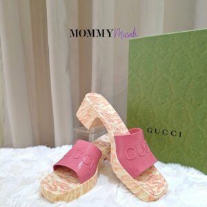 Gucci Pink Rubber Platform Slide Sandals 700989 Size 40 with care card, 2 dustbag, box in Pristine Condition 9.5/10