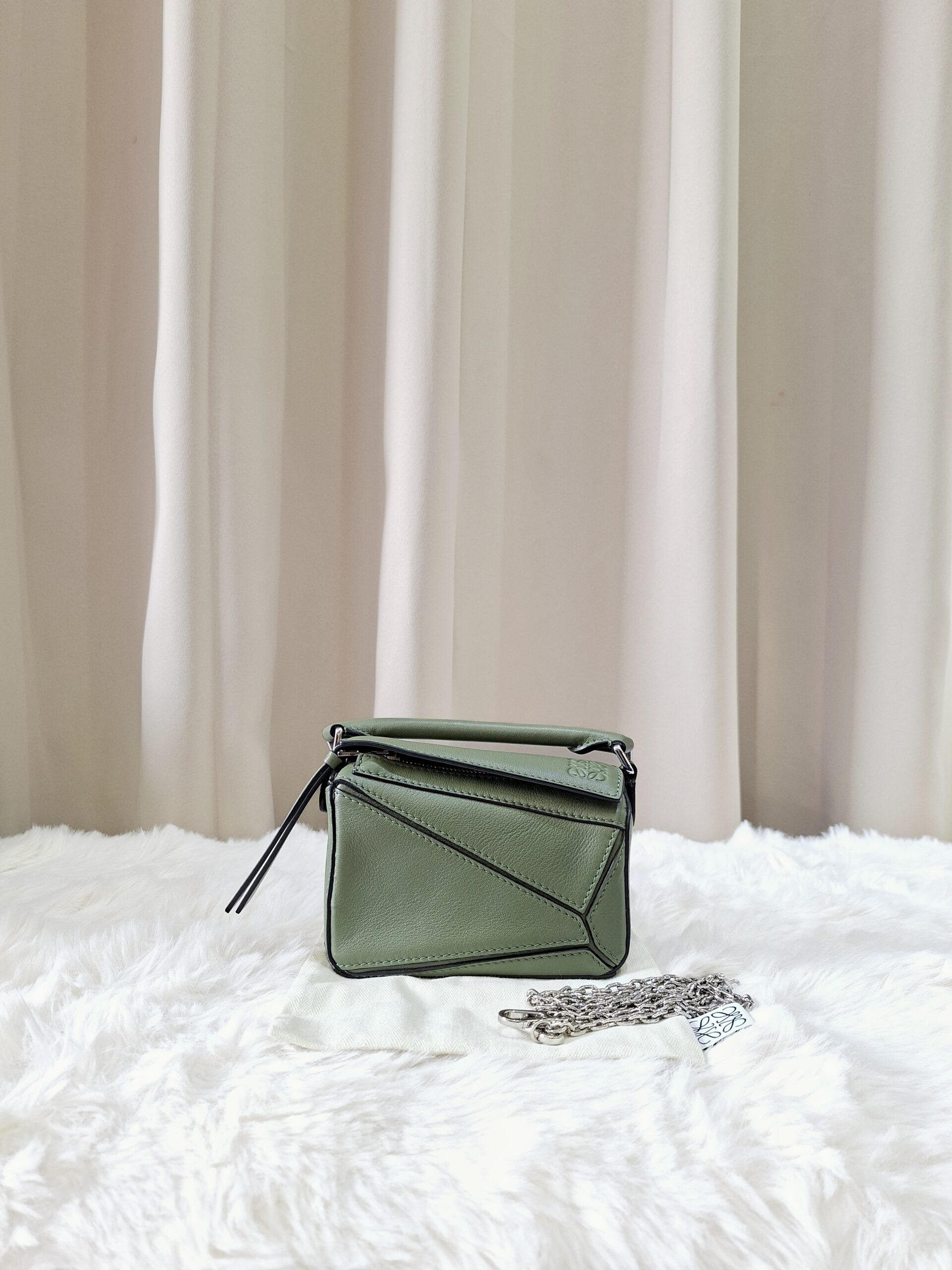 Brand New Loewe Nano Puzzle Green SHW Brand New Loewe Nano Puzzle Green SHW 052108 with dustbag, longchain