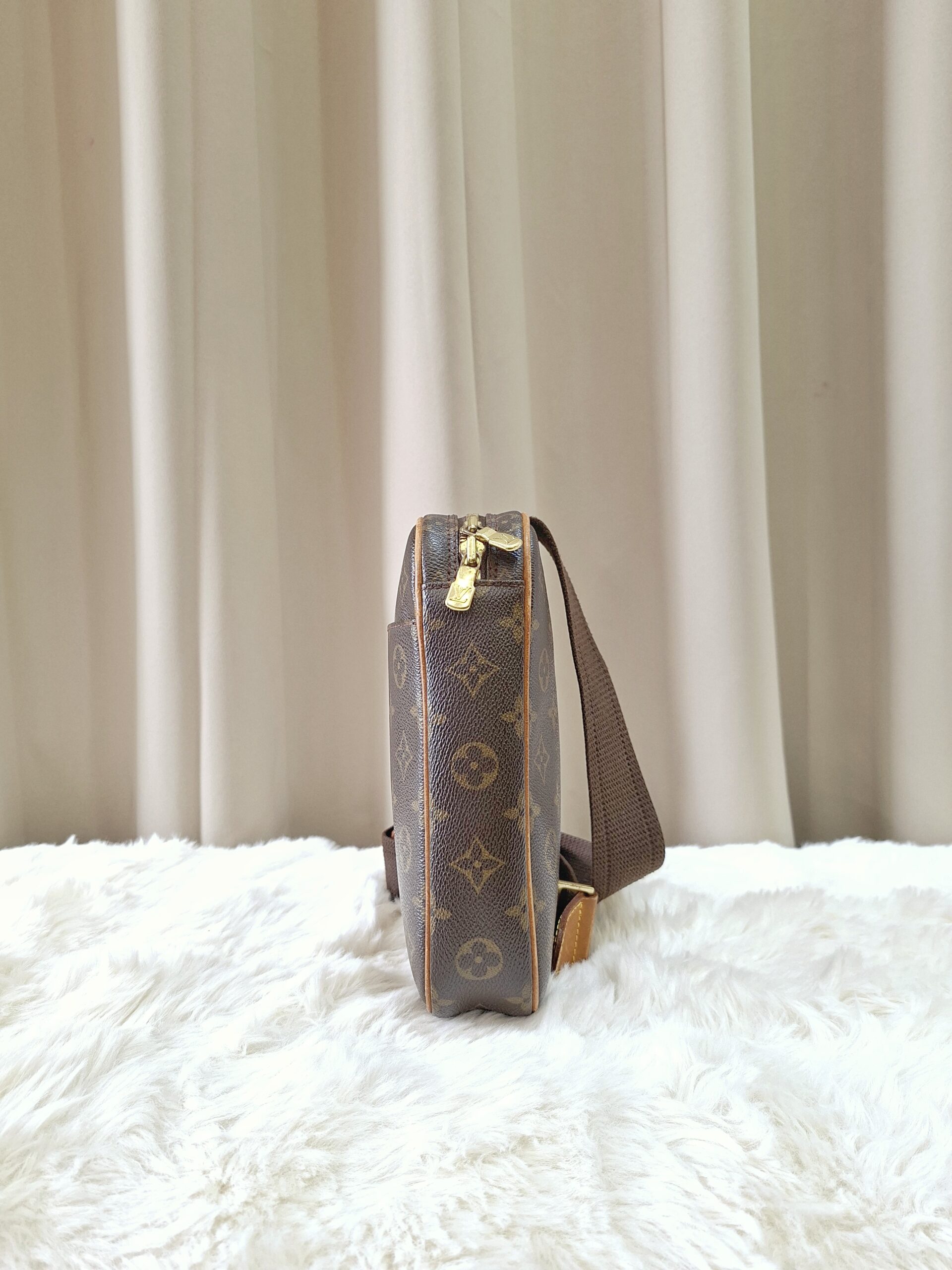 LV Monogram Bodybag LV Monogram Bodybag