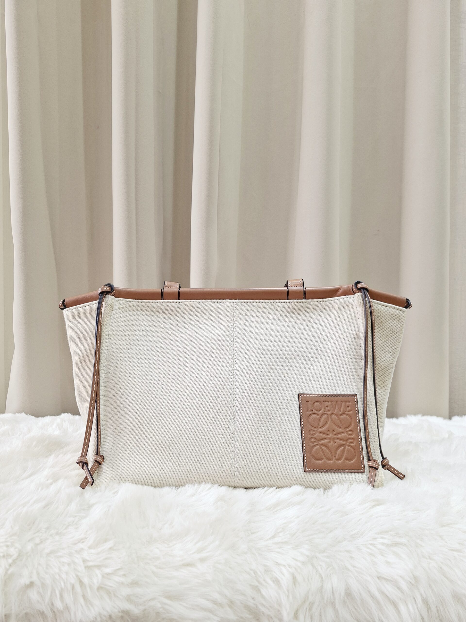 Loewe Cushion Tote Bag Small Beige Loewe Cushion Tote Bag Small Beige 701933 with care card, dustbag in Great Condition 8.5/10