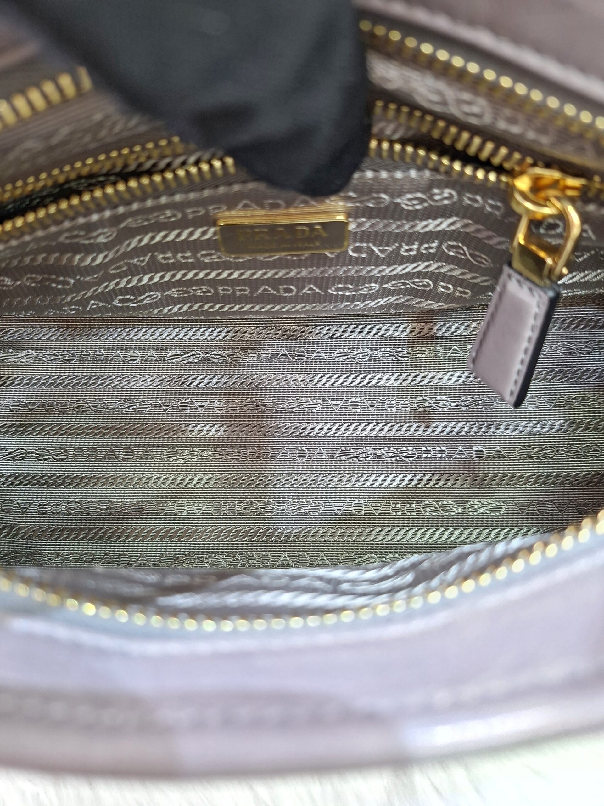Prada Bonnie Grey Leather Shoulder Bag 31/E Prada Bonnie Grey Leather Shoulder Bag 31/E
