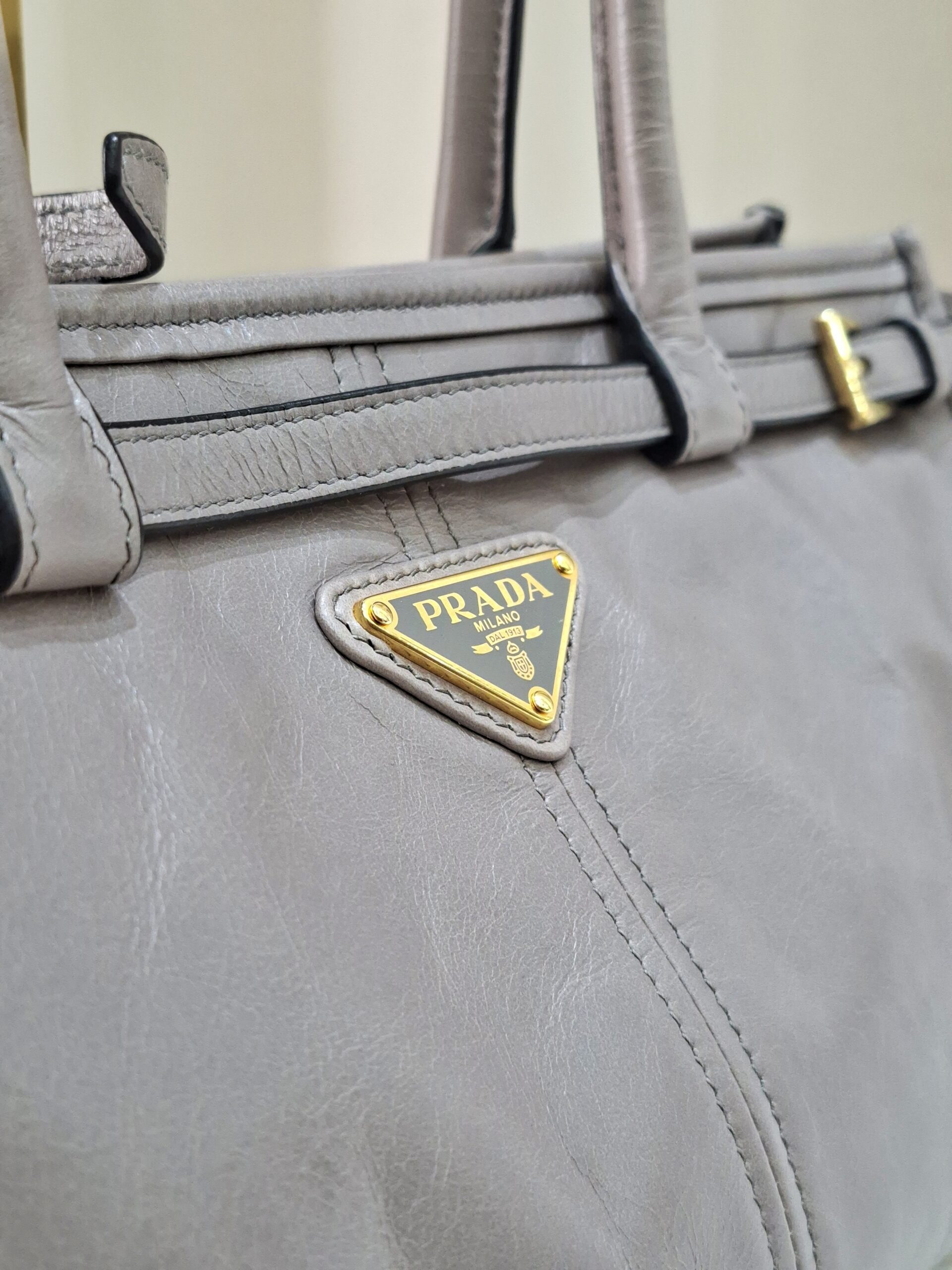 0011163 (9) Prada Bonnie Grey Leather Shoulder Bag 31/E