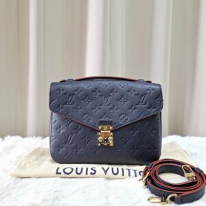 Home LV Pochette Metis