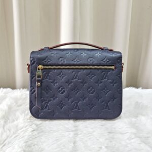 LV Pochette Metis