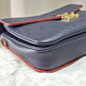 LV Pochette Metis