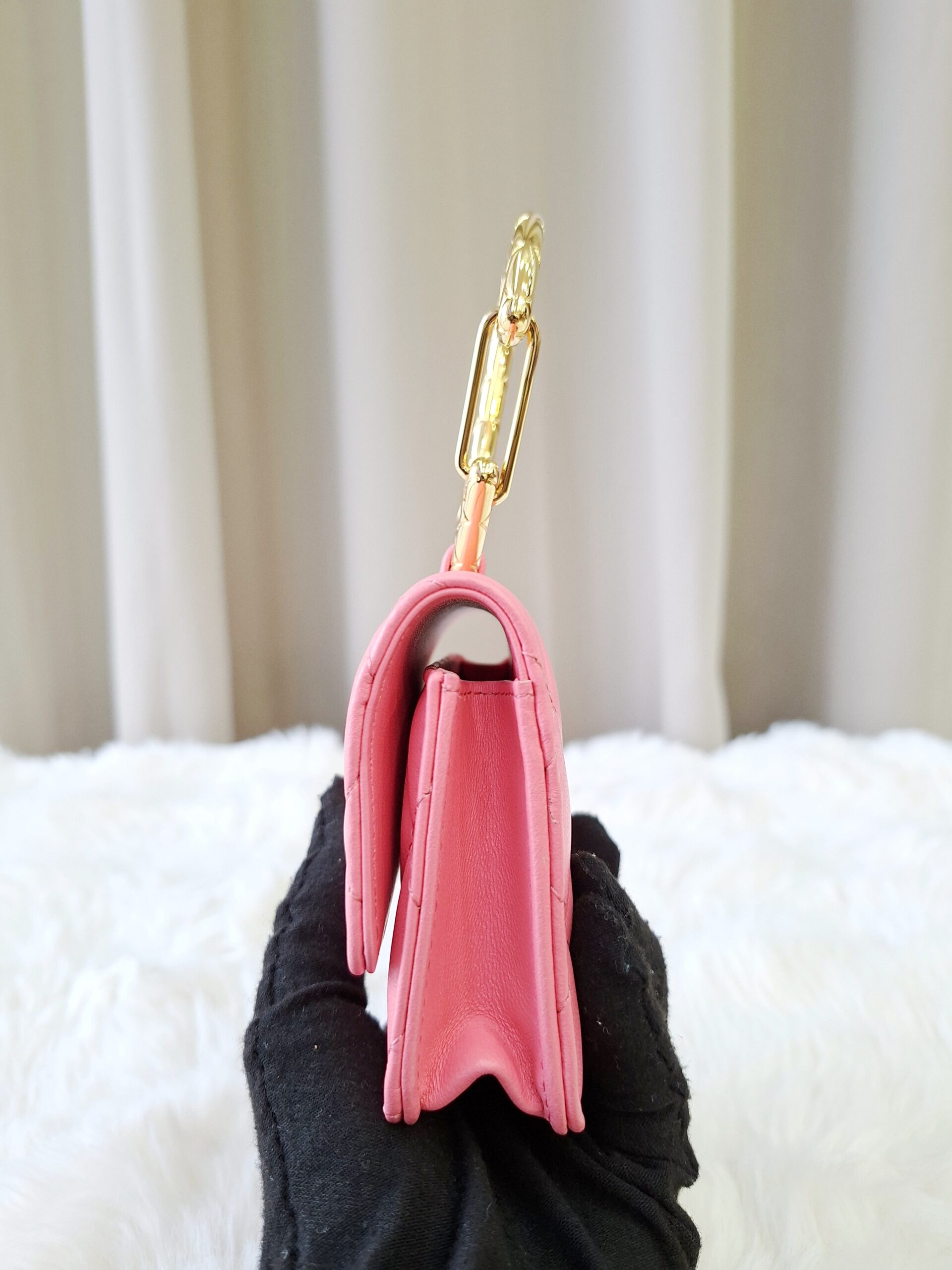 chanel hook clutch pink ghw series 31 chanel hook clutch pink ghw series 31