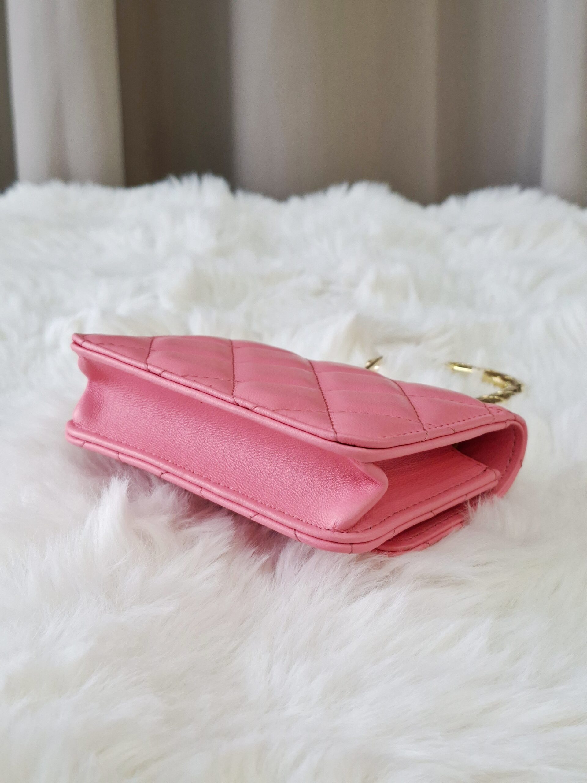 chanel hook clutch pink ghw series 31 chanel hook clutch pink ghw series 31