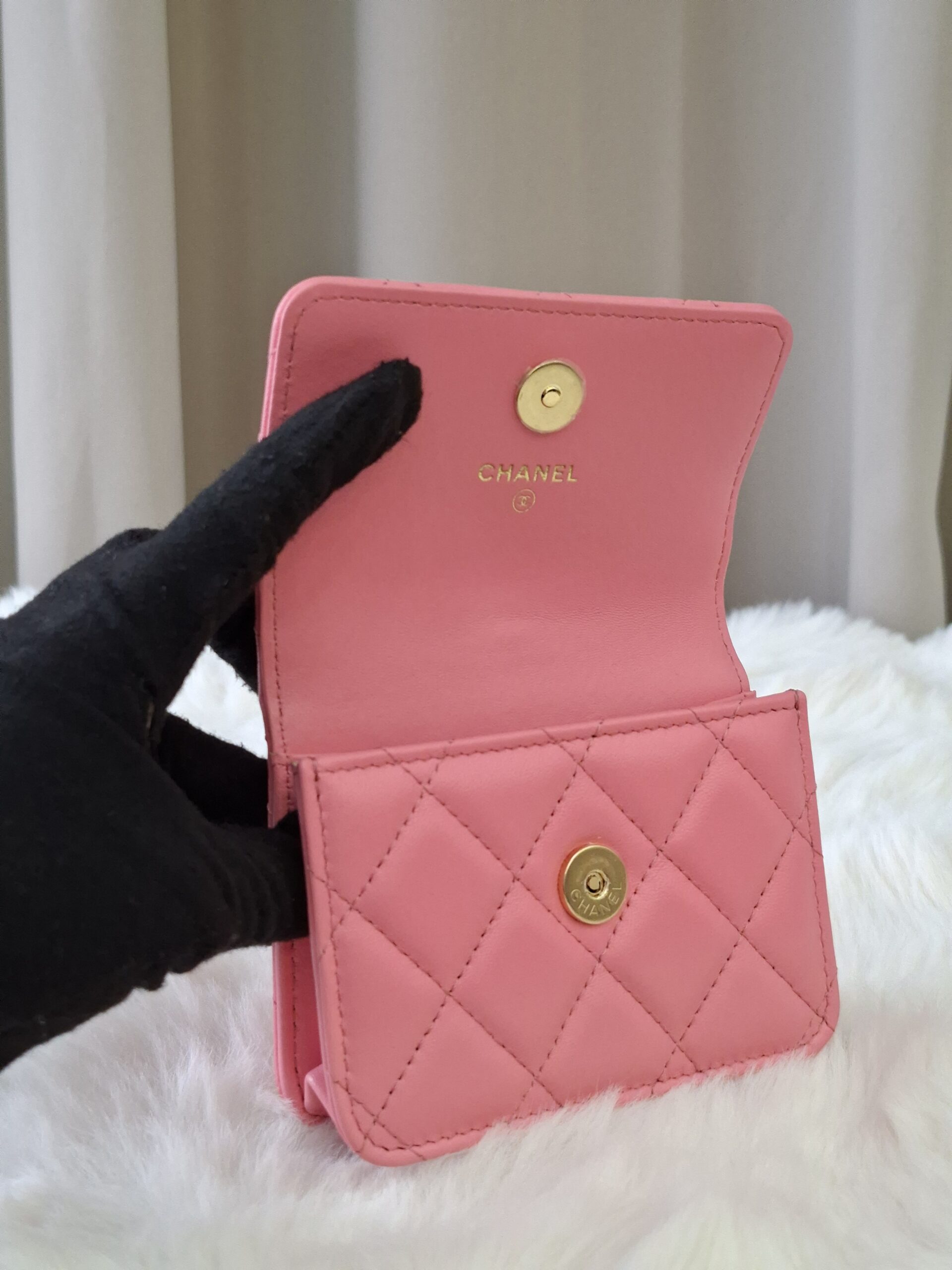 chanel hook clutch pink ghw series 31 chanel hook clutch pink ghw series 31