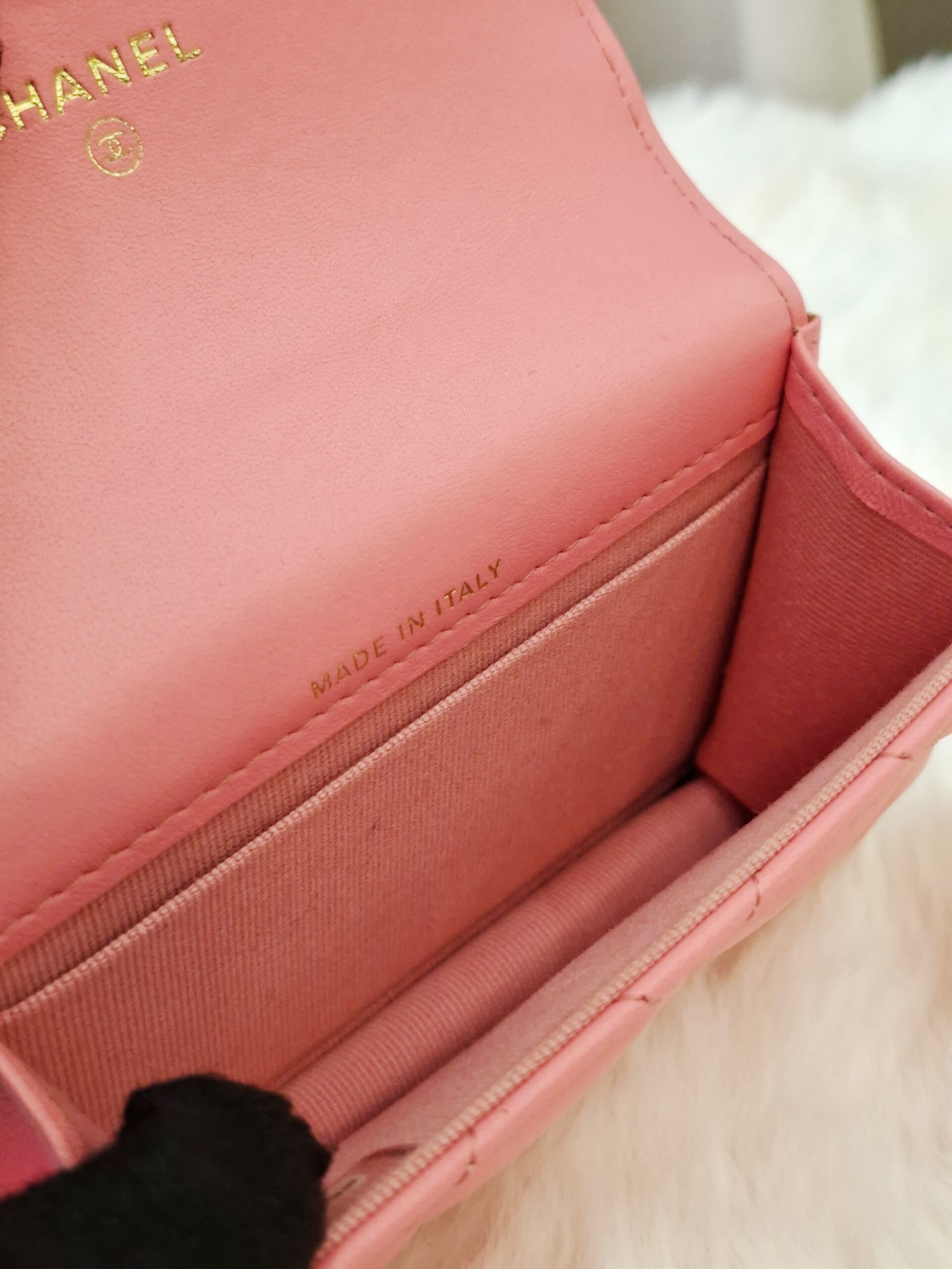chanel hook clutch pink ghw series 31 chanel hook clutch pink ghw series 31