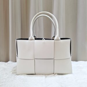 bottega veneta small arco tote white