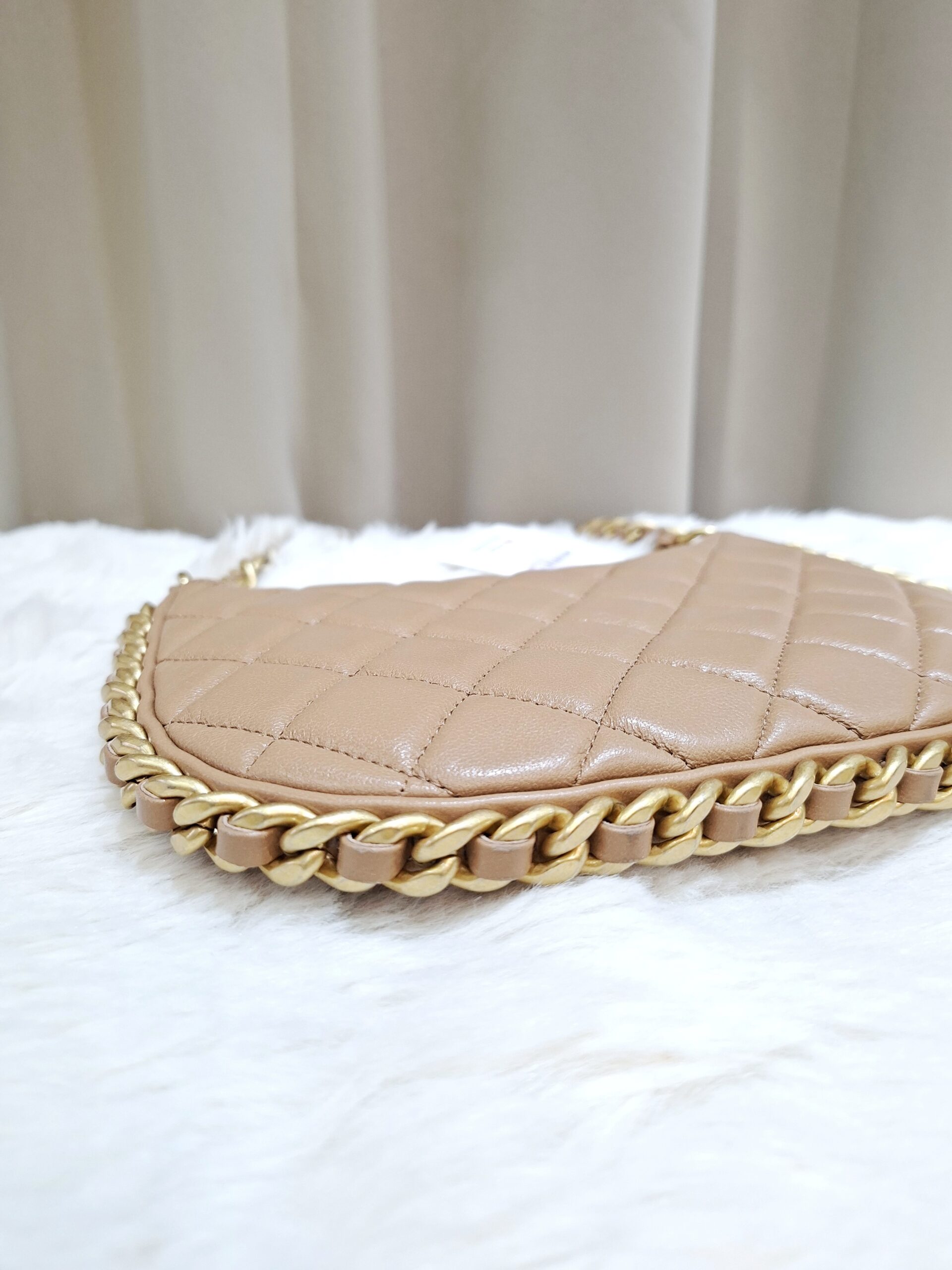 chanel shiny lambskin hobo bag dark beige ghw microchipped chanel shiny lambskin hobo bag dark beige ghw microchipped