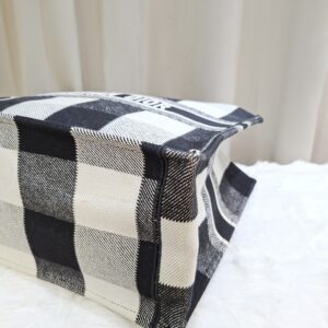 christian dior medium booktote black/white