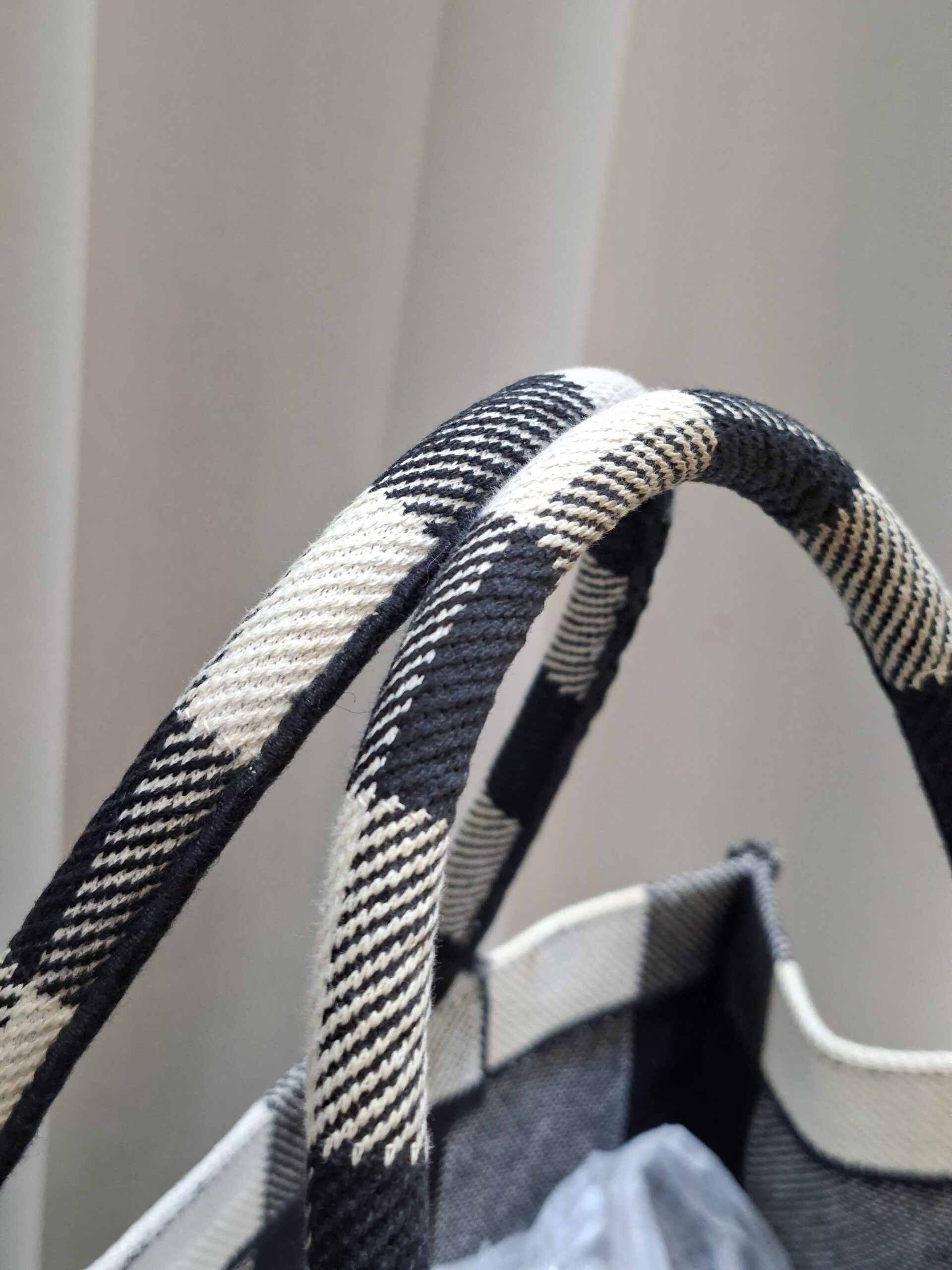 christian dior medium booktote black/white christian dior medium booktote black/white