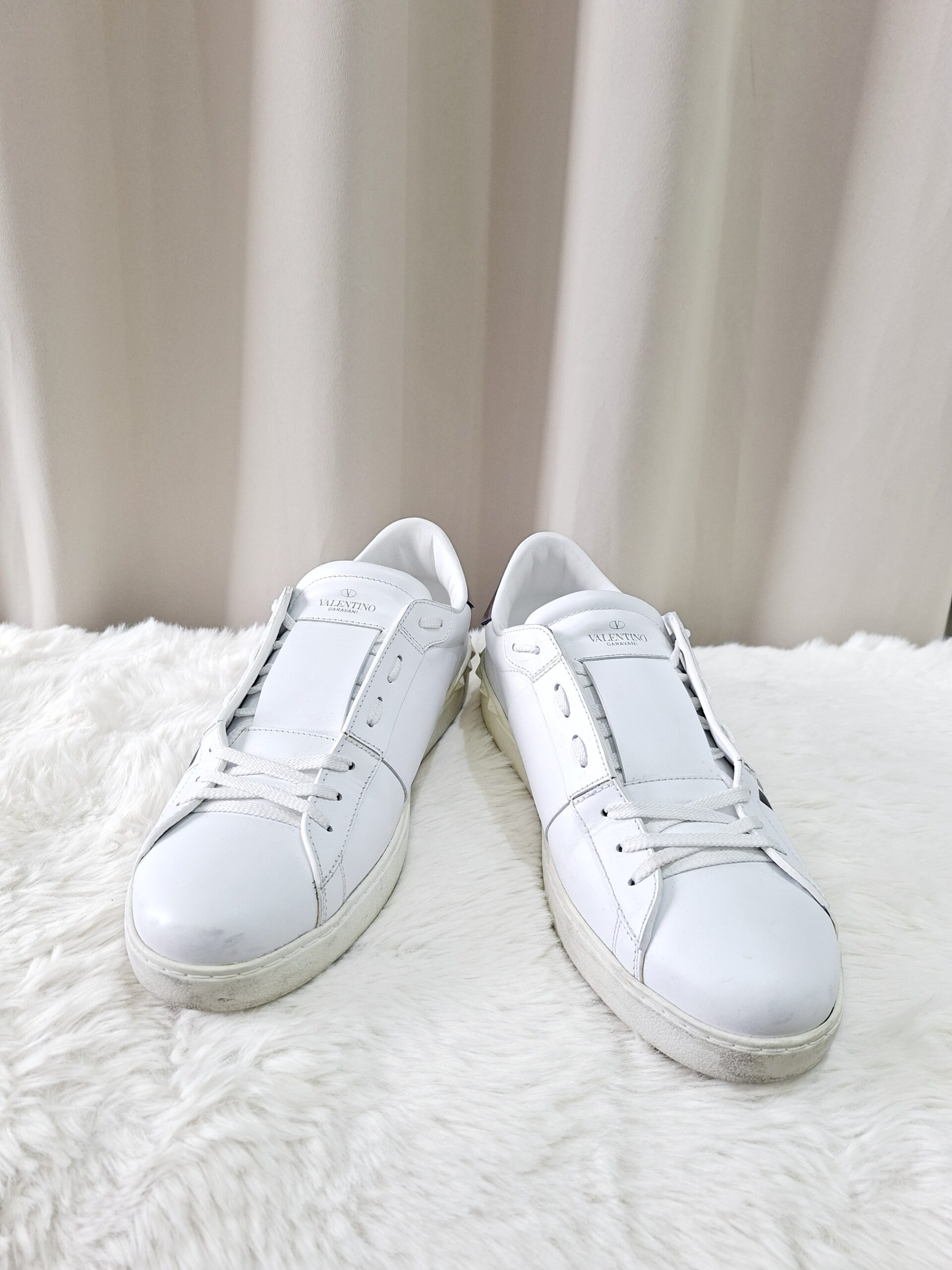 Valentino White Sneakers Valentino White Sneakers
