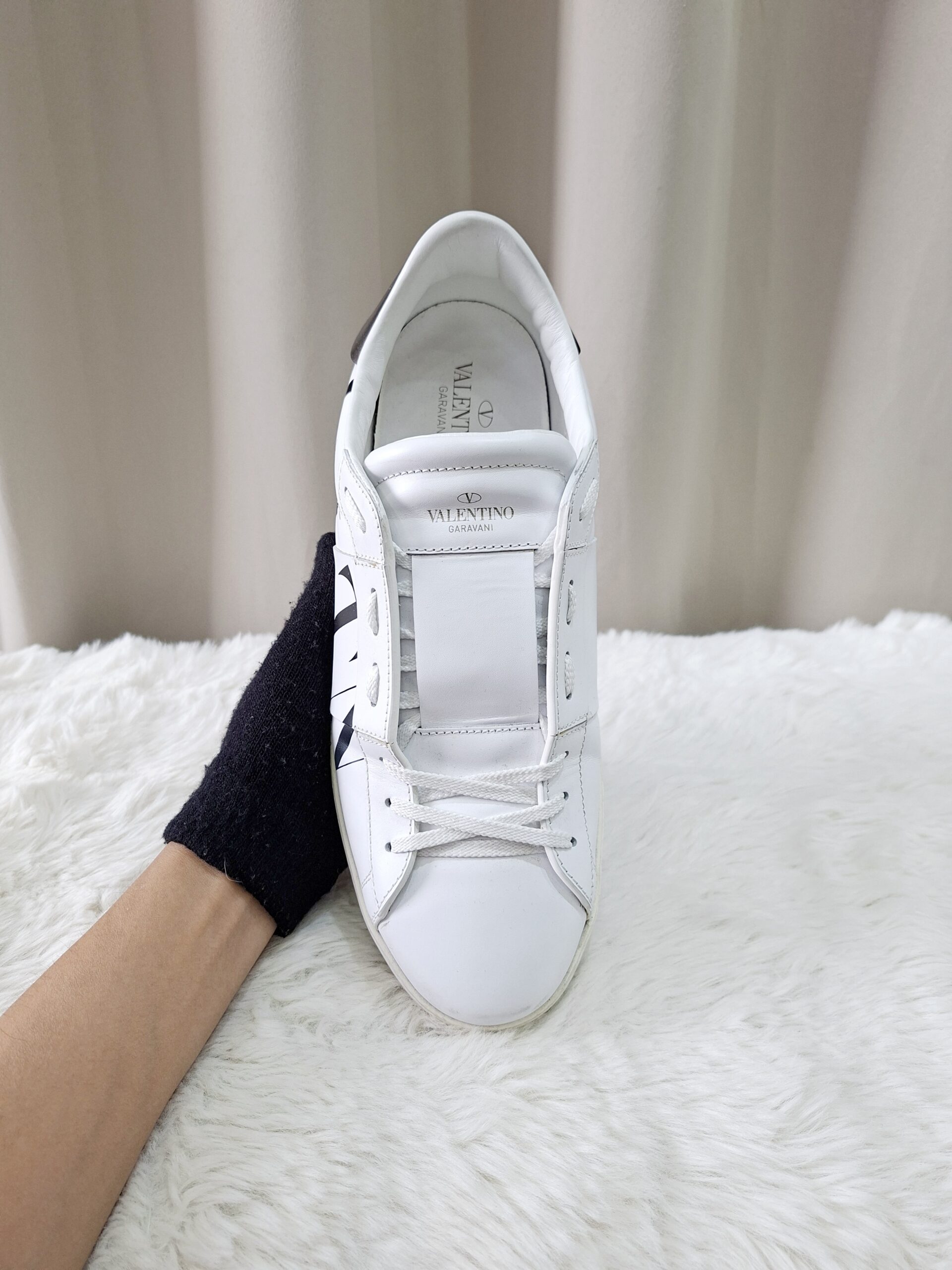 Valentino White Sneakers Valentino White Sneakers