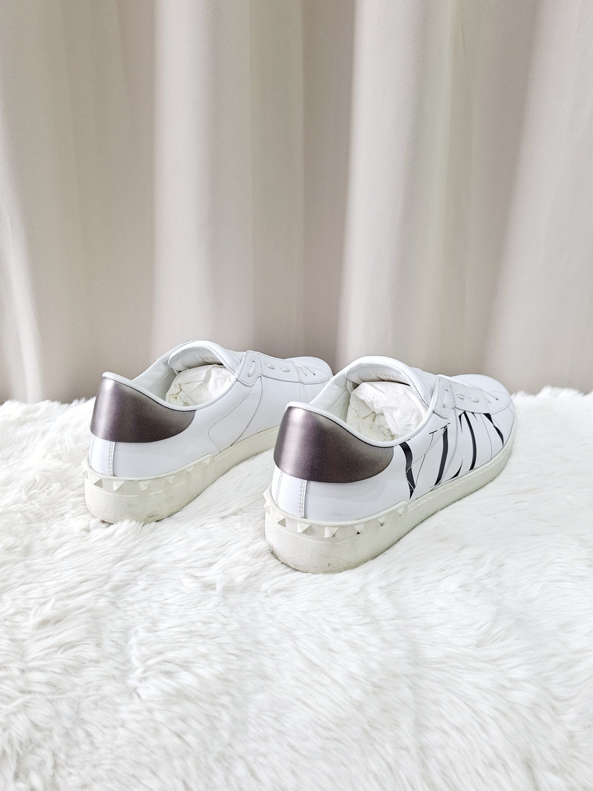 Valentino White Sneakers Valentino White Sneakers