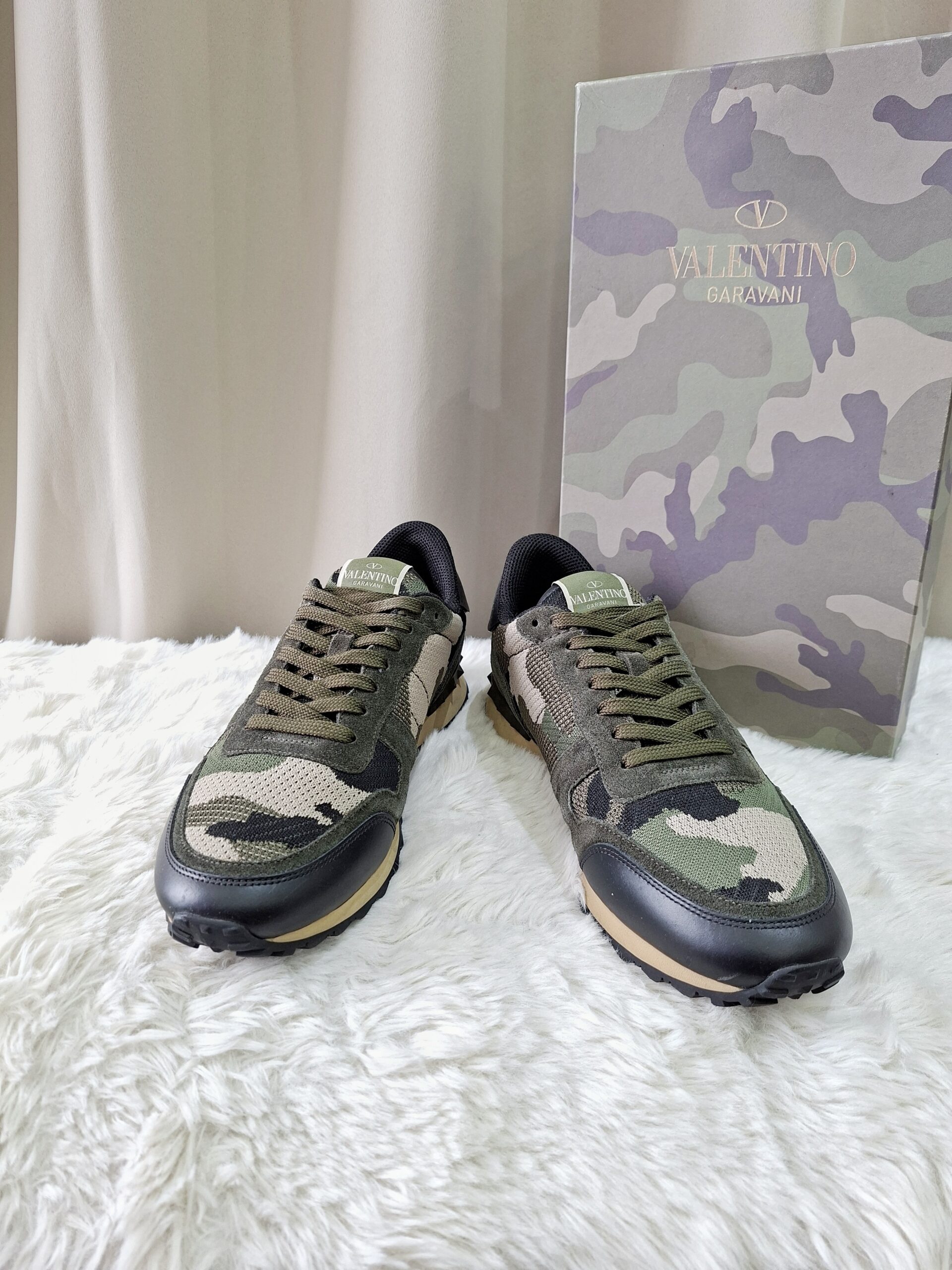 Valentino Camo Sneakers Valentino Camo Sneakers