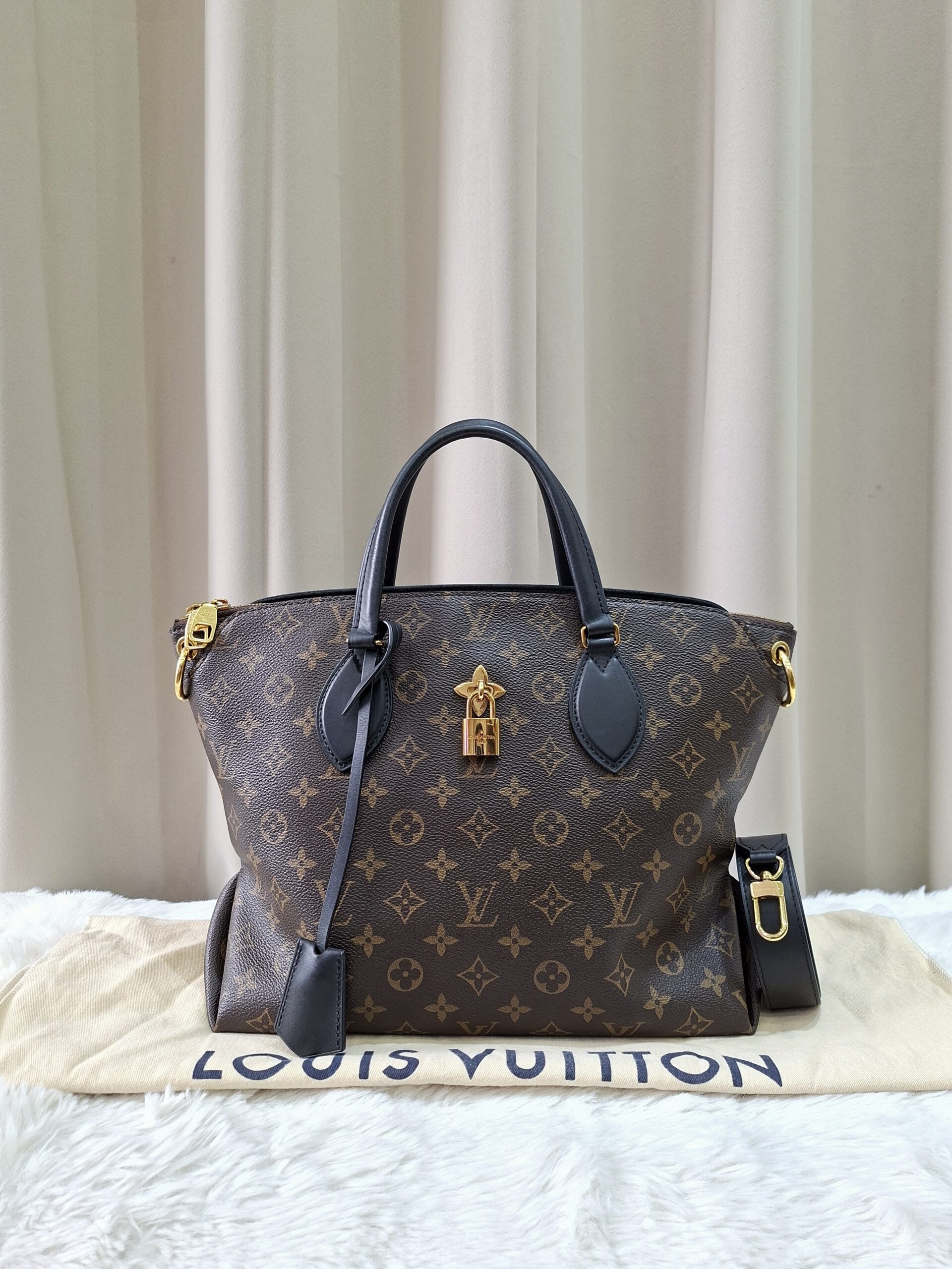 LV Monogram Zipped Tote PM LV Monogram Zipped Tote PM