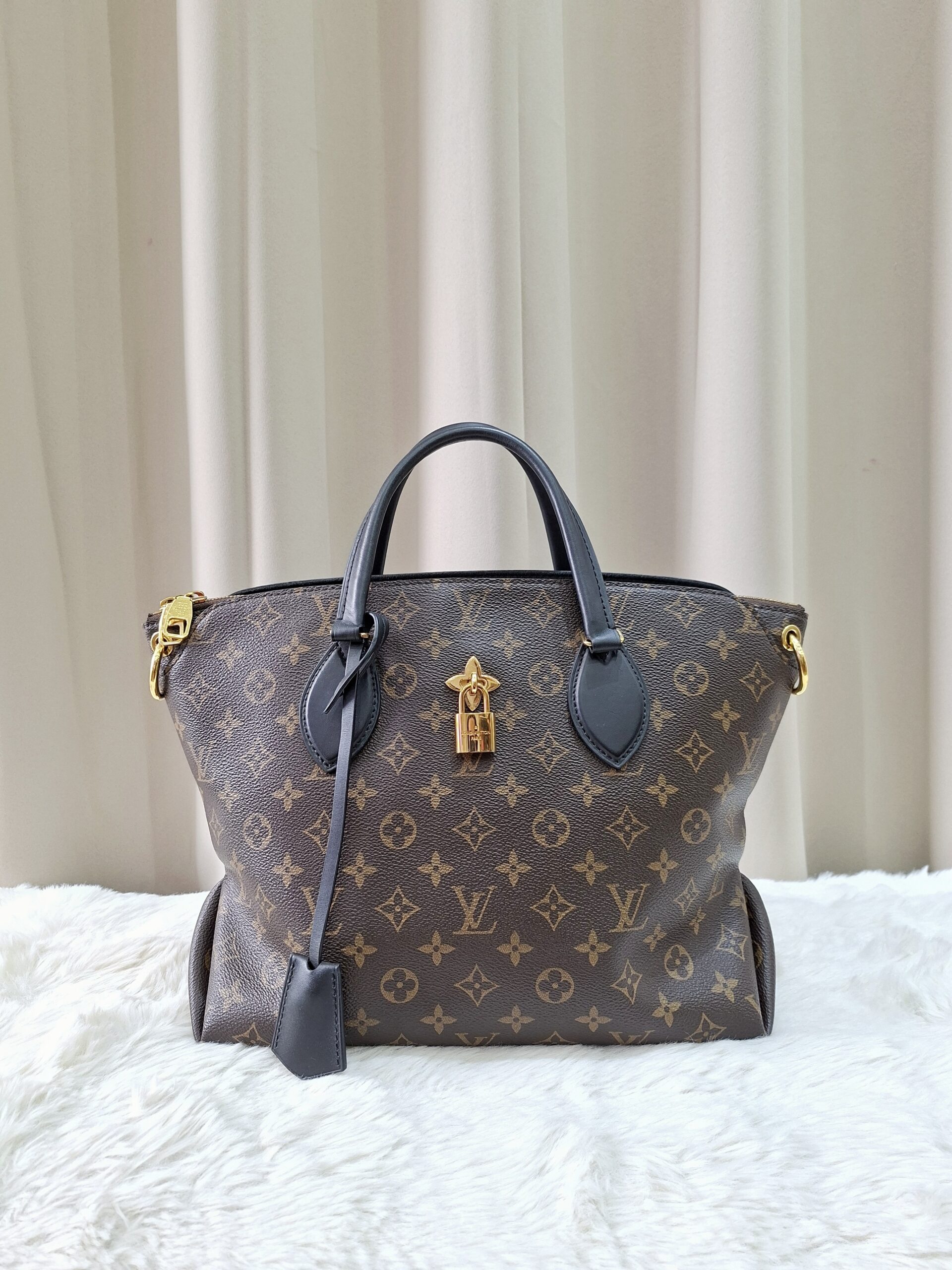 LV Monogram Zipped Tote PM LV Monogram Zipped Tote PM
