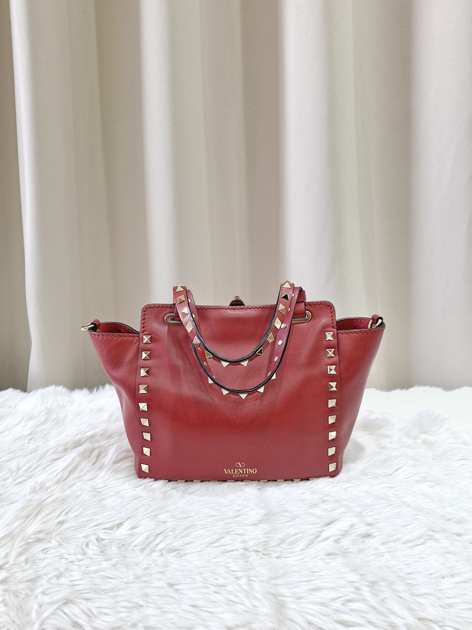 Valentino Garavani Rockstud Red Small Two Way Bag Valentino Garavani Rockstud Red Small Two Way Bag