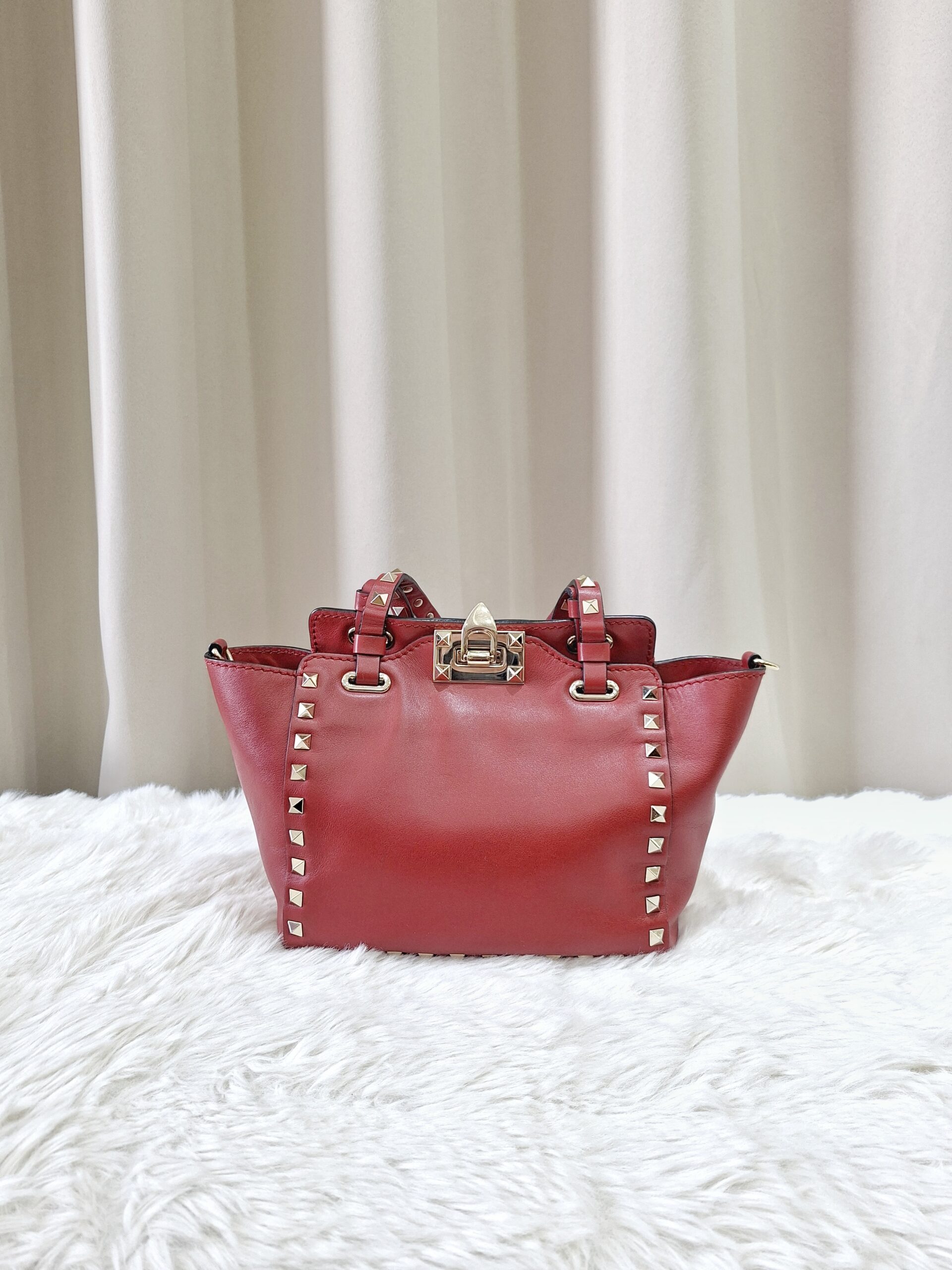 Valentino Garavani Rockstud Red Small Two Way Bag Valentino Garavani Rockstud Red Small Two Way Bag