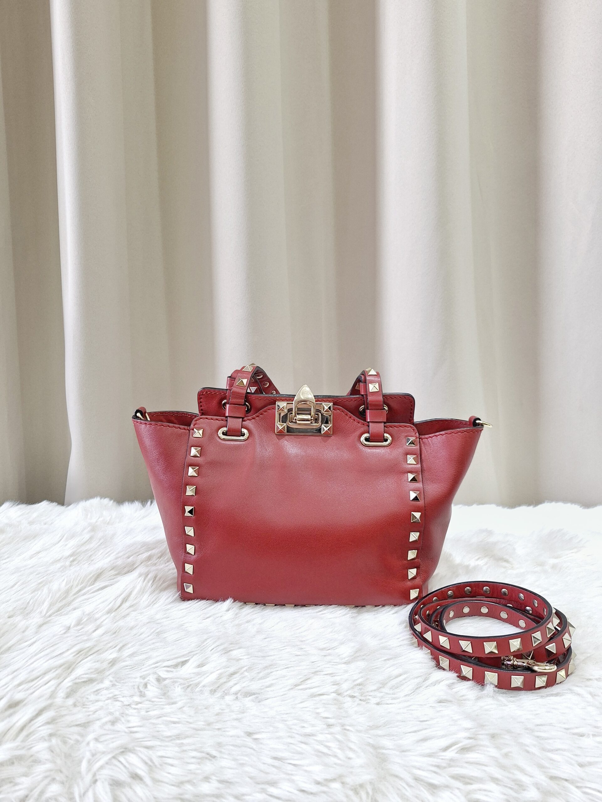 Valentino Garavani Rockstud Red Small Two Way Bag Valentino Garavani Rockstud Red Small Two Way Bag