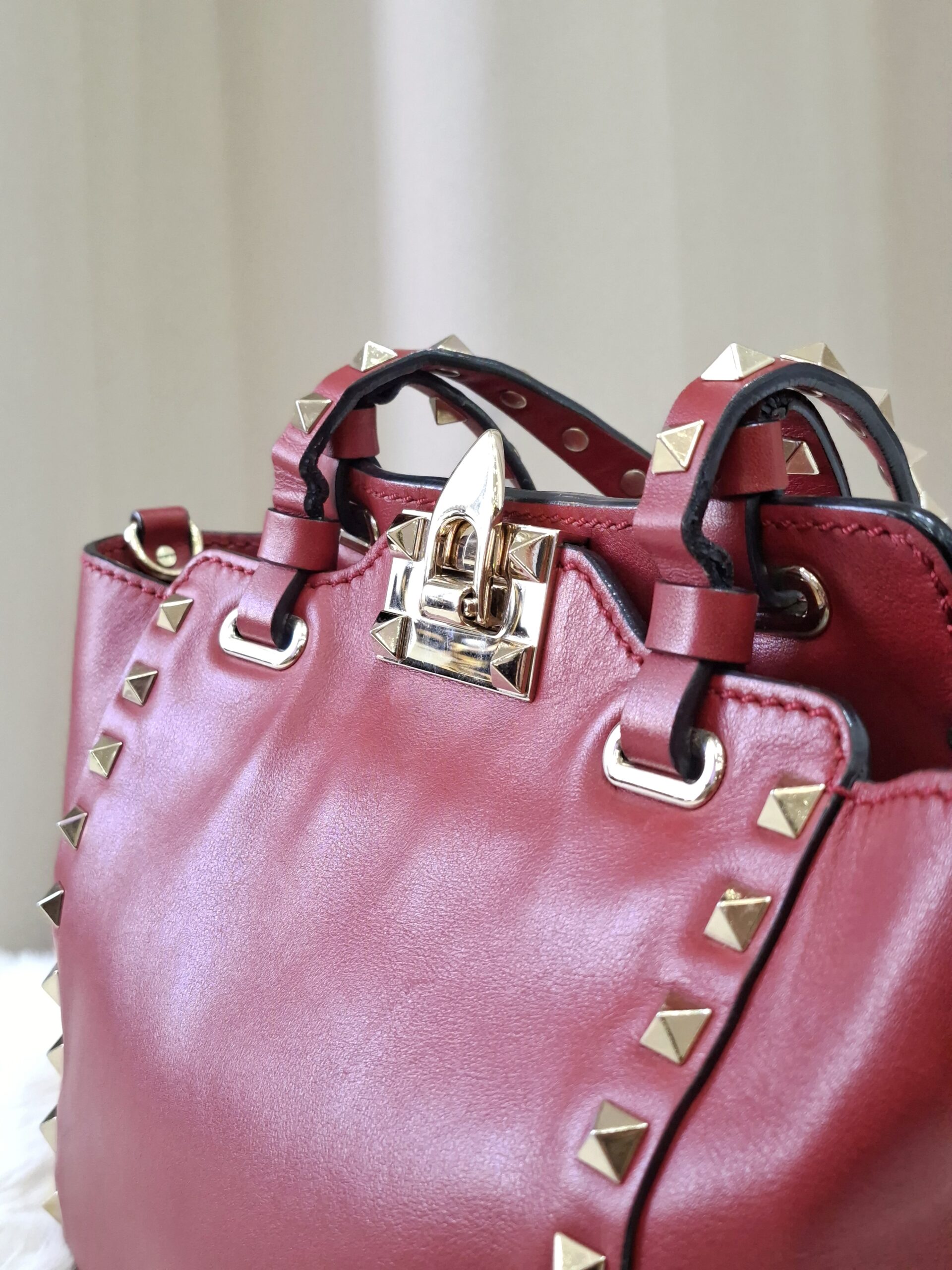 Valentino Garavani Rockstud Red Small Two Way Bag Valentino Garavani Rockstud Red Small Two Way Bag