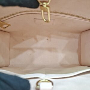 LV On The Go PM