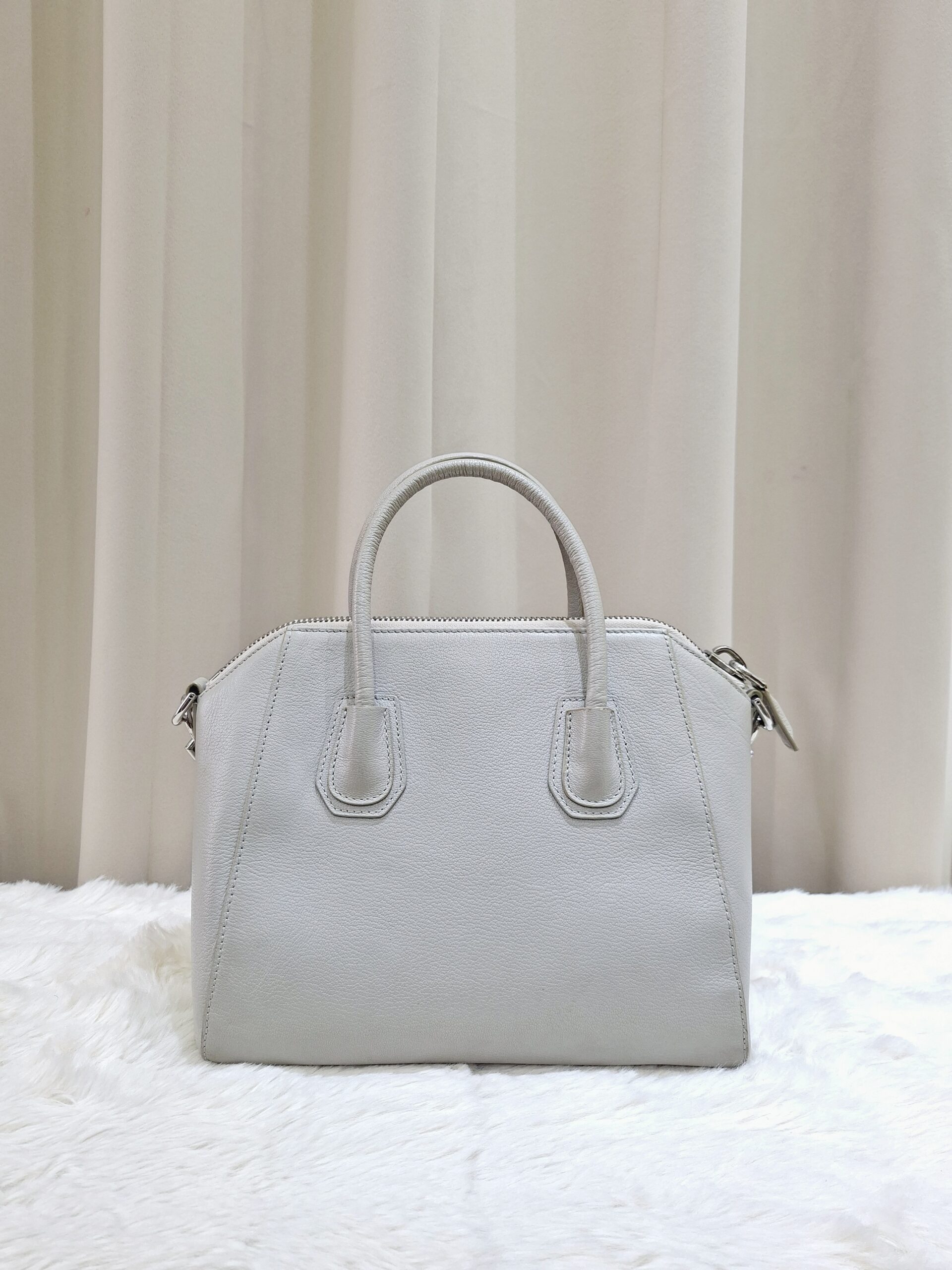 Givenchy Antigona Grey SHW Givenchy Antigona Grey SHW