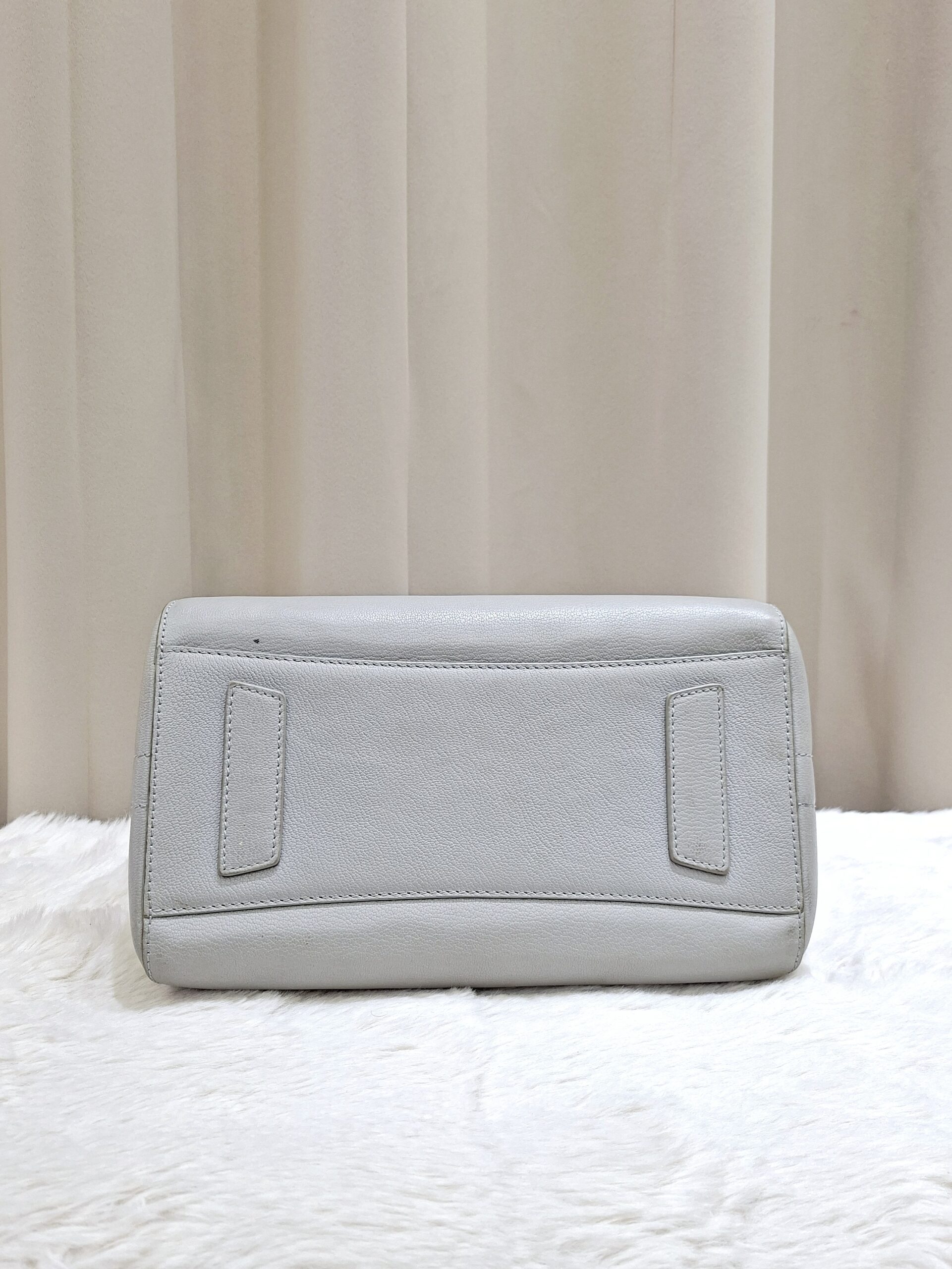 Givenchy Antigona Grey SHW Givenchy Antigona Grey SHW