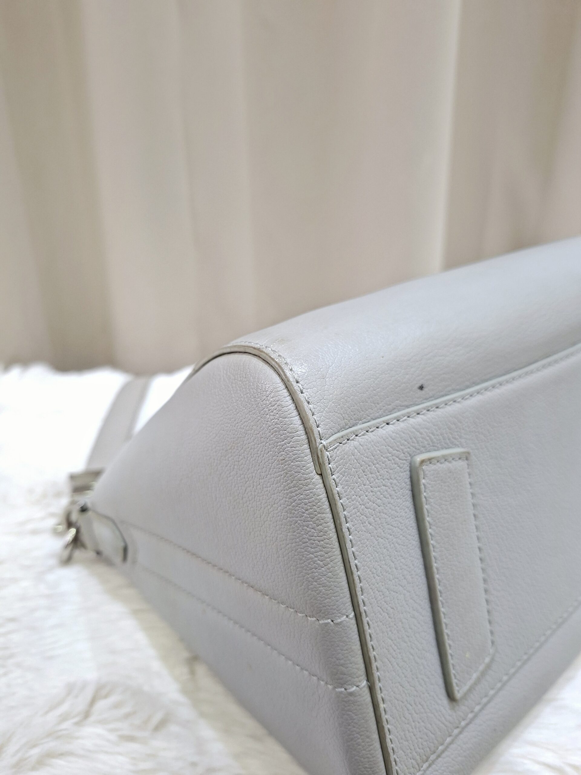 Givenchy Antigona Grey SHW Givenchy Antigona Grey SHW