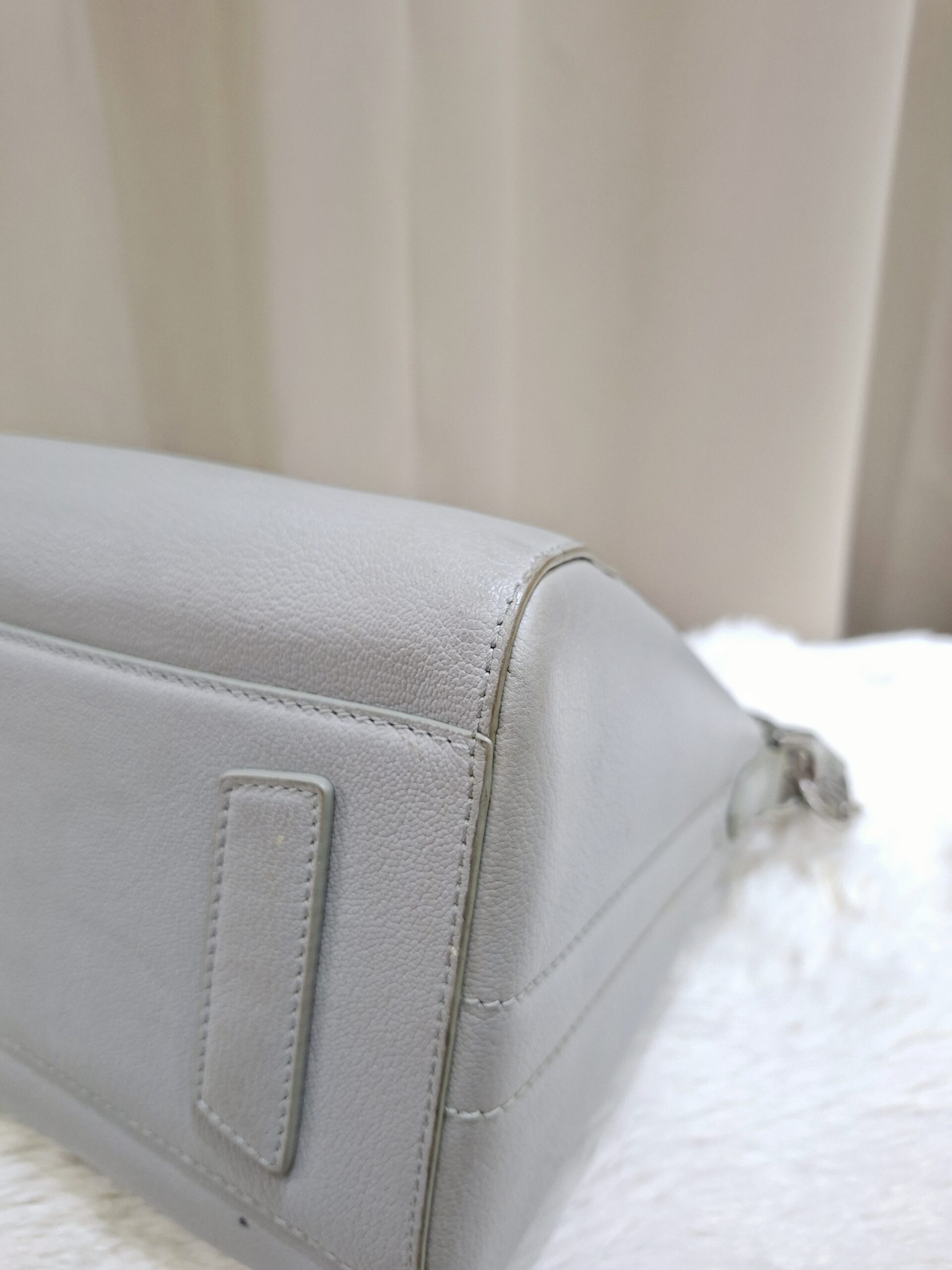 Givenchy Antigona Grey SHW Givenchy Antigona Grey SHW