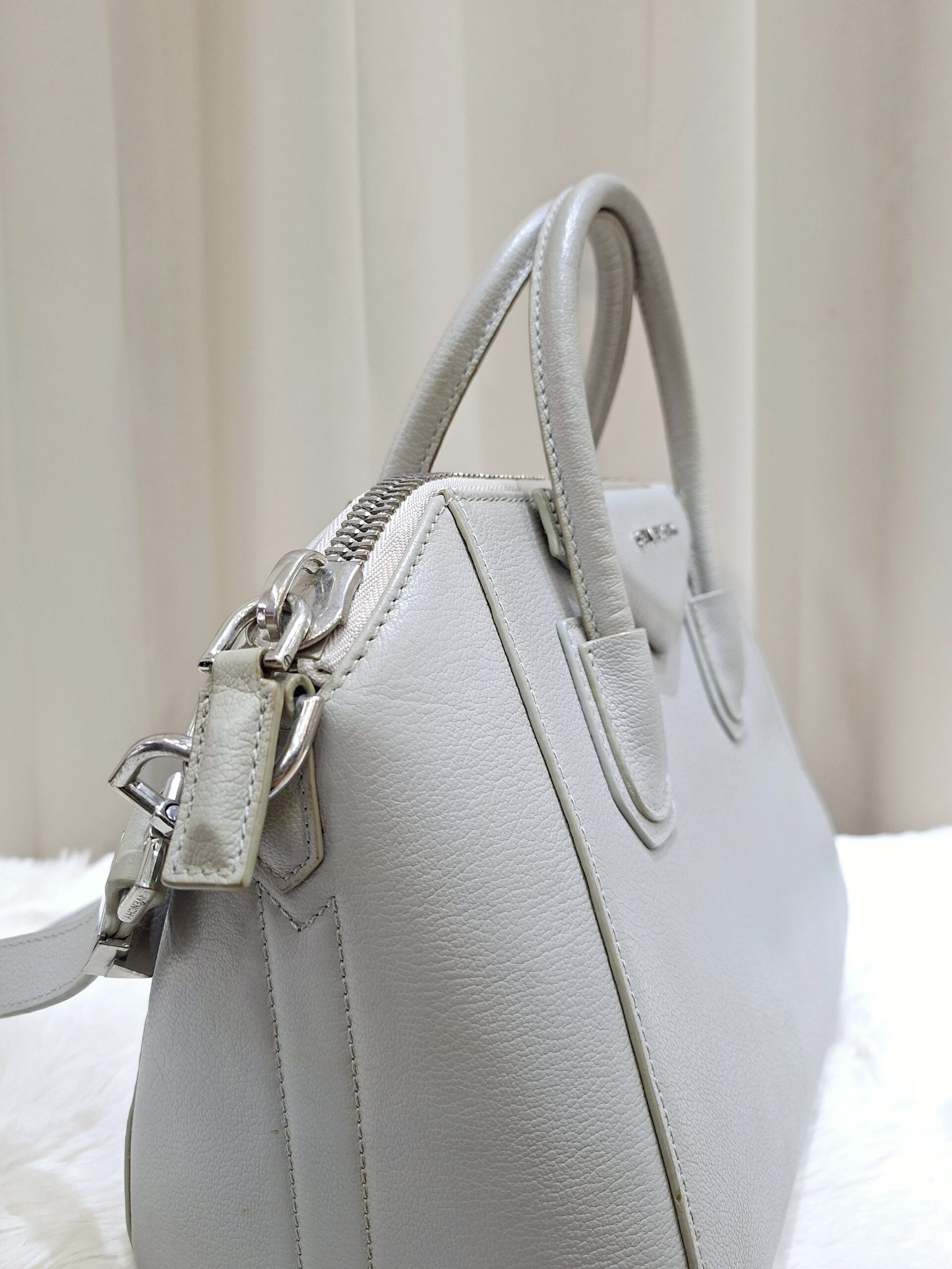 Givenchy Antigona Grey SHW Givenchy Antigona Grey SHW