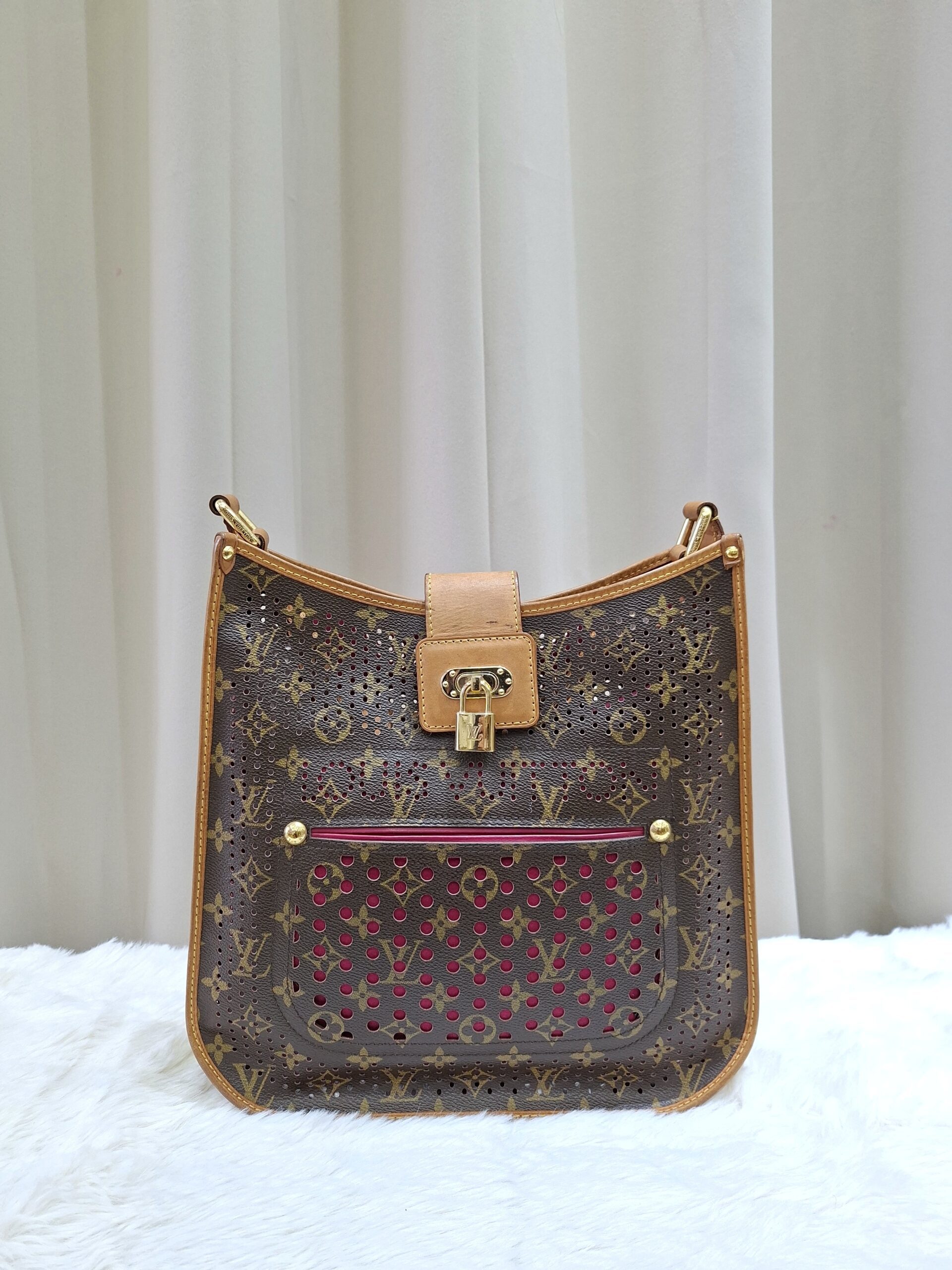 LV Perforated Musette LV Perforated Musette