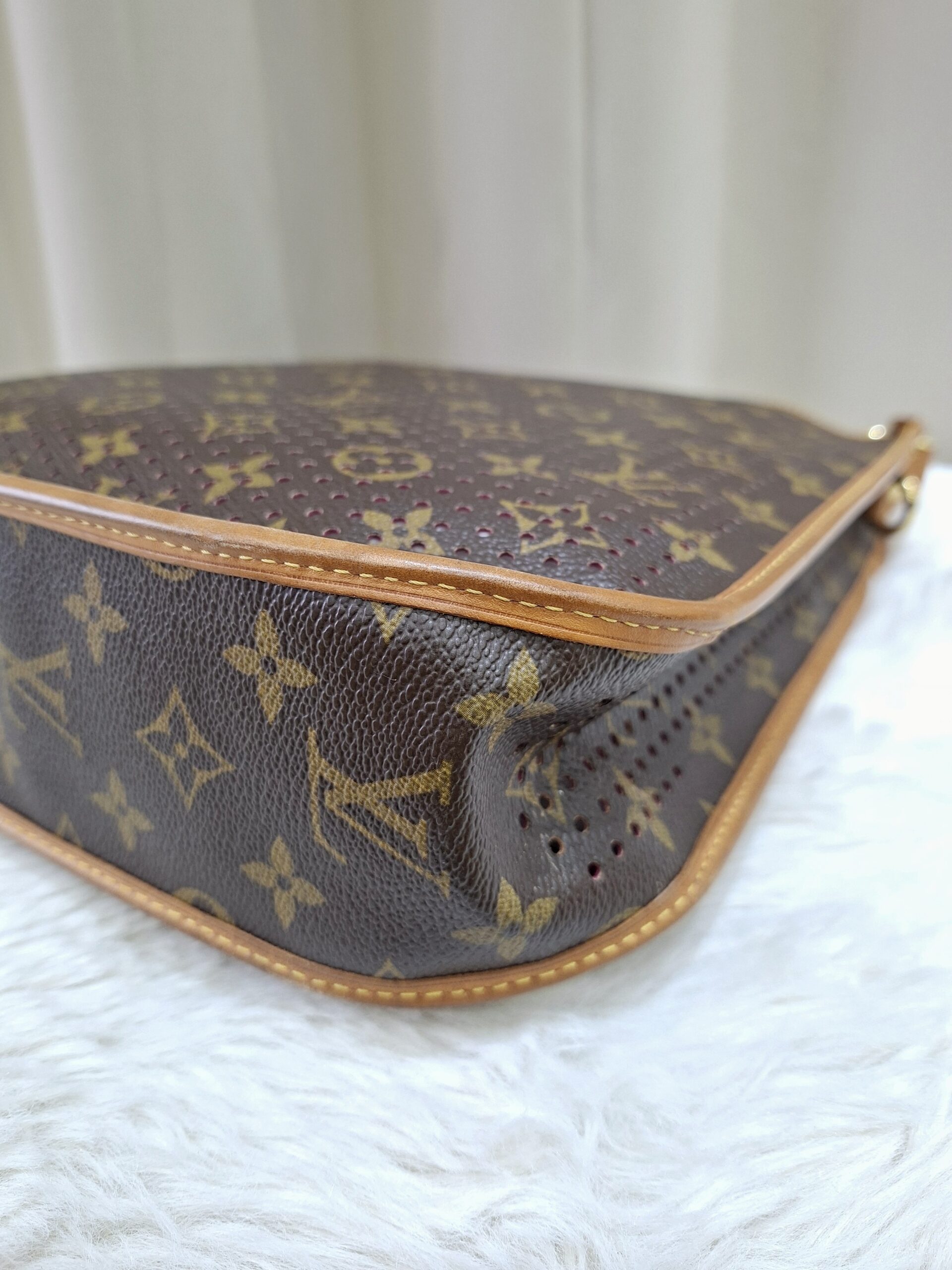 LV Perforated Musette LV Perforated Musette