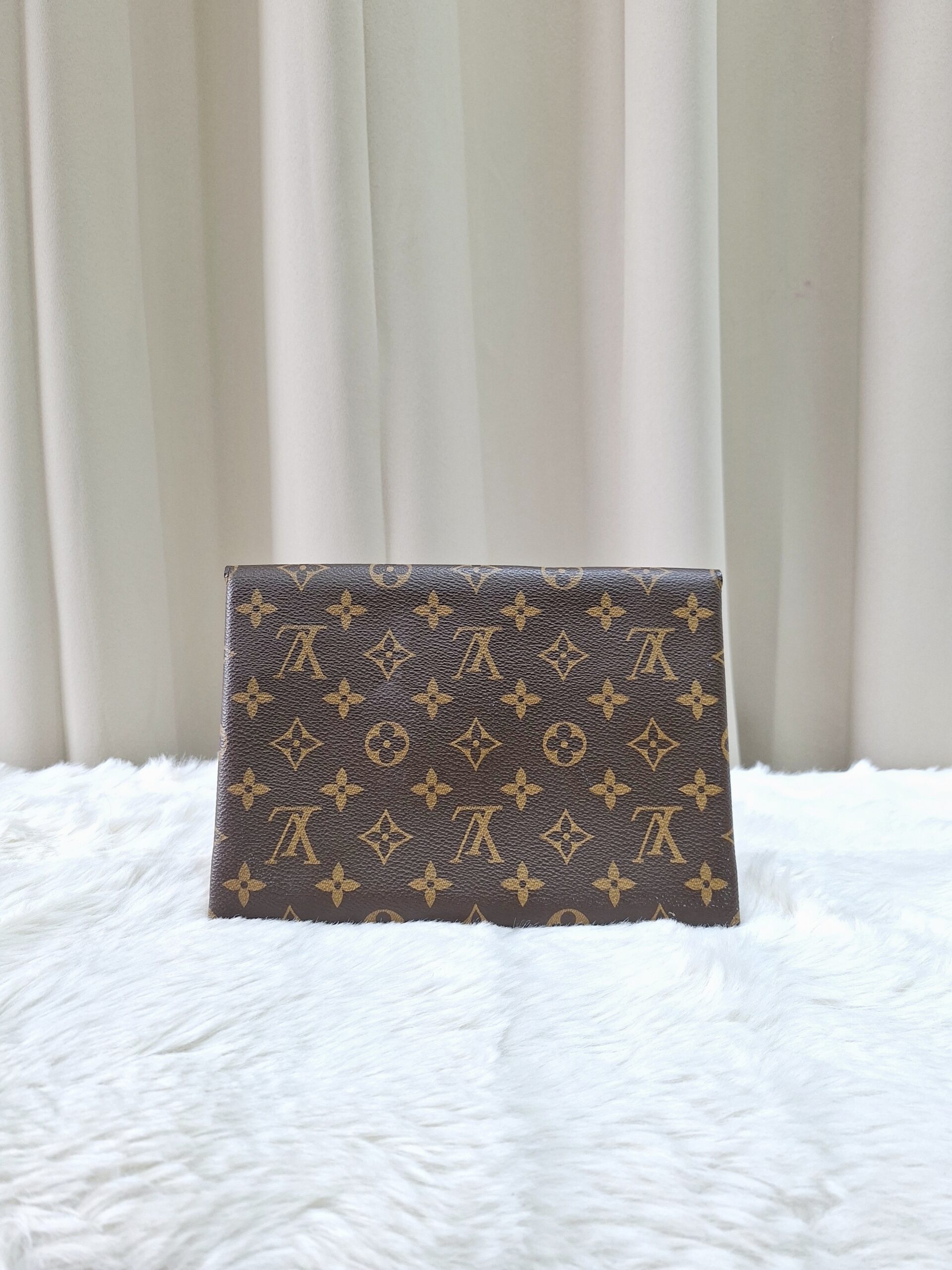 LV Monogram Kirigami Pochette Medium LV Monogram Kirigami Pochette Medium