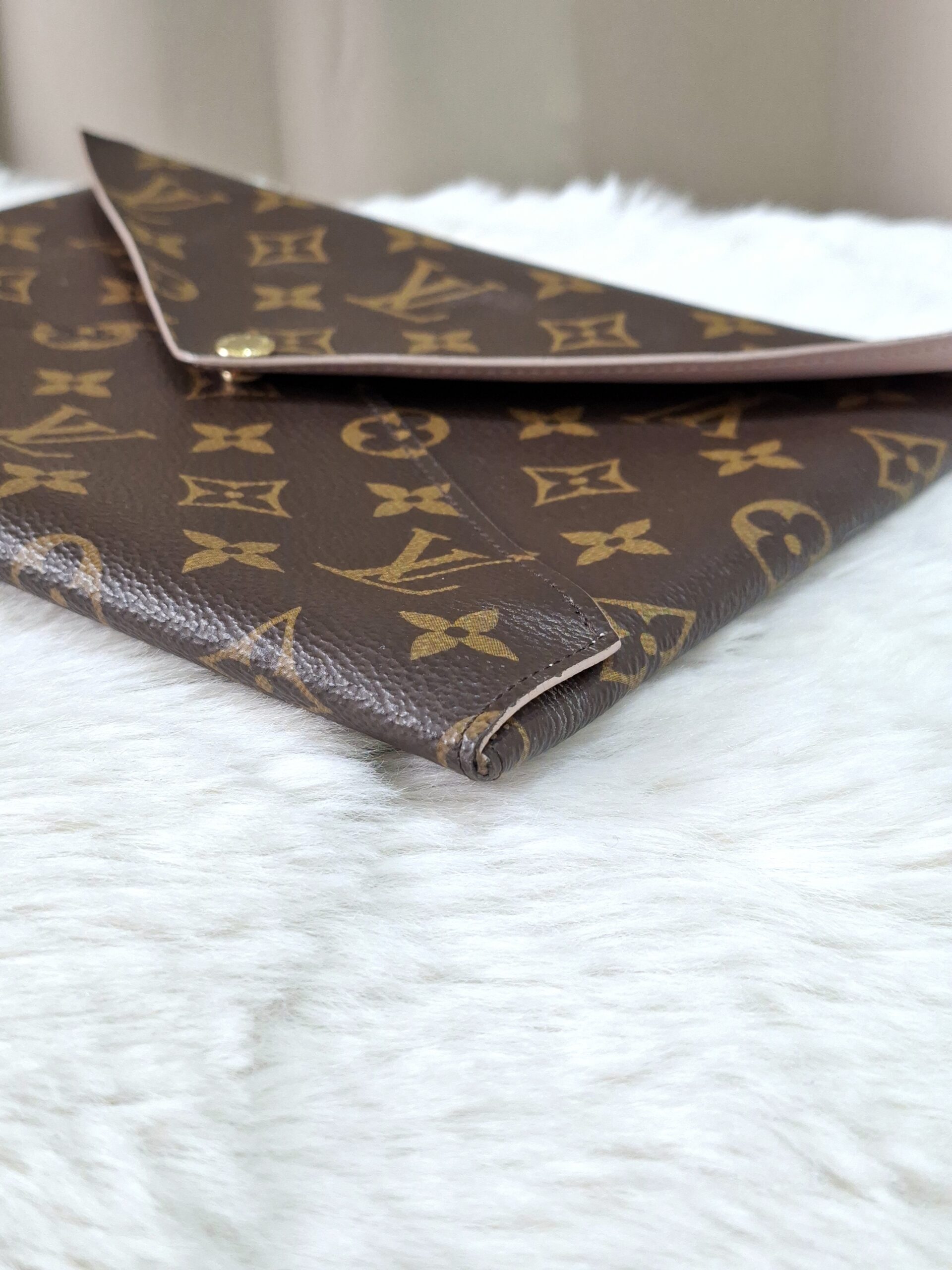 LV Monogram Kirigami Pochette Medium LV Monogram Kirigami Pochette Medium