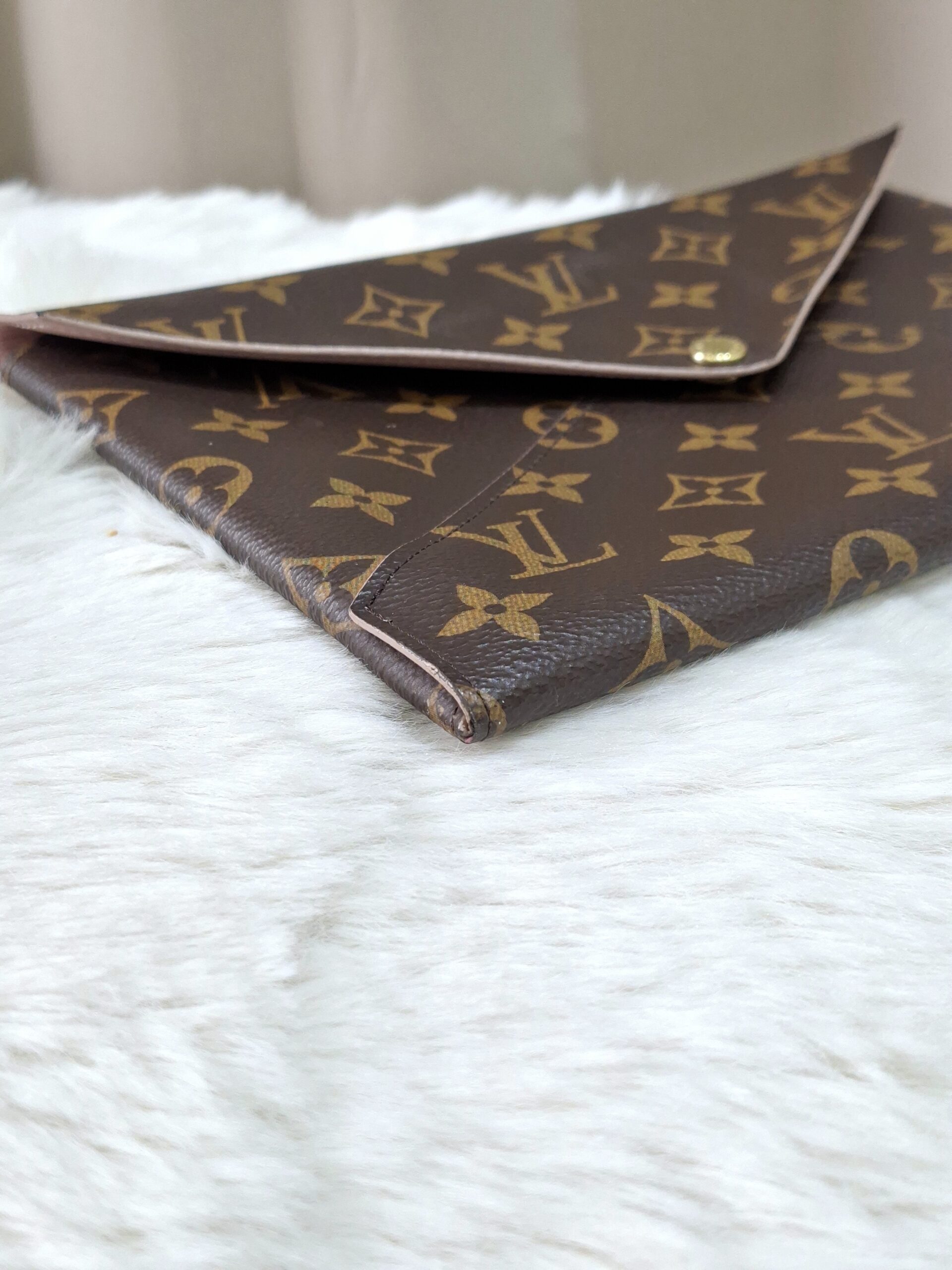 LV Monogram Kirigami Pochette Medium LV Monogram Kirigami Pochette Medium