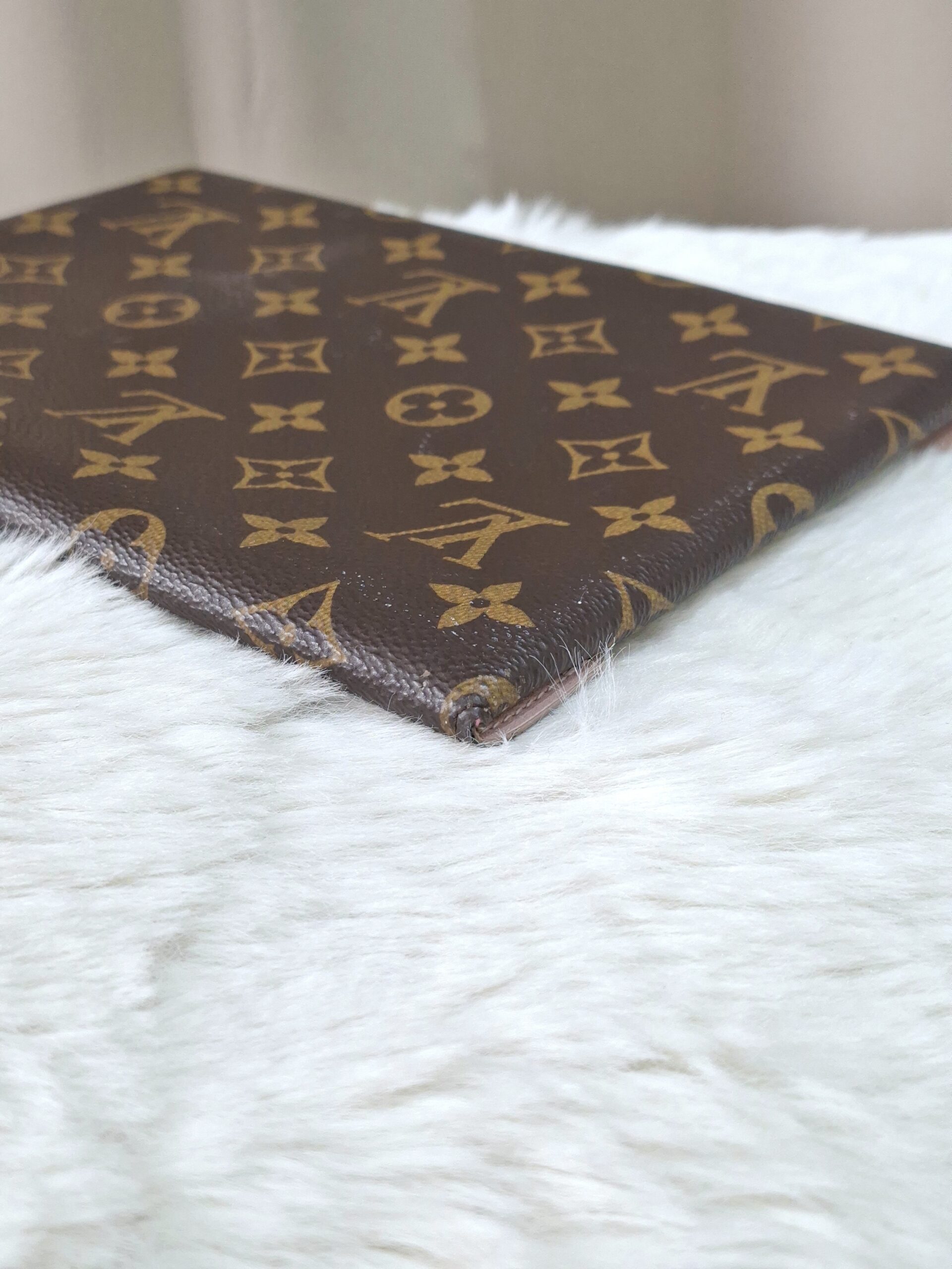LV Monogram Kirigami Pochette Medium LV Monogram Kirigami Pochette Medium