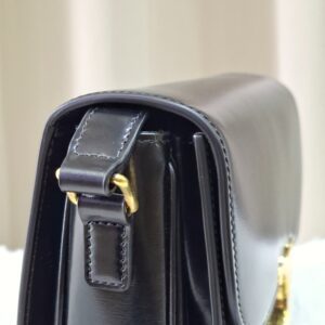 Celine Triomphe Classique Medium
