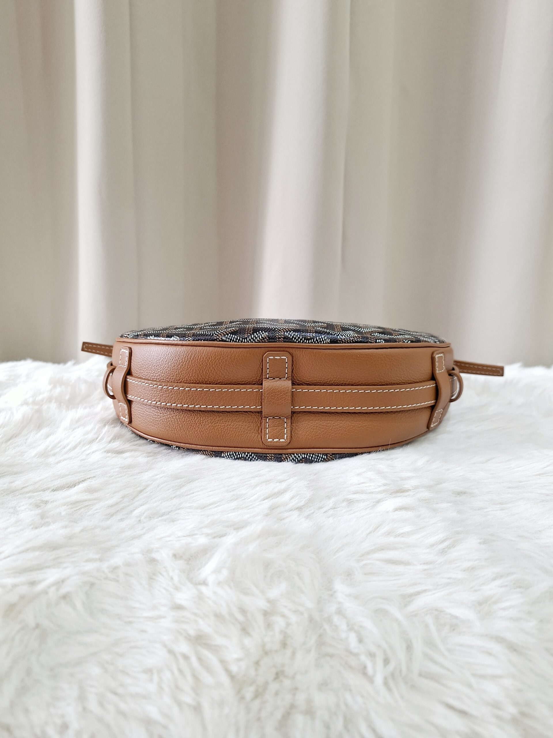 Goyard Moon/Hirondelle Tan Shoulder Bag Goyard Moon/Hirondelle Tan Shoulder Bag