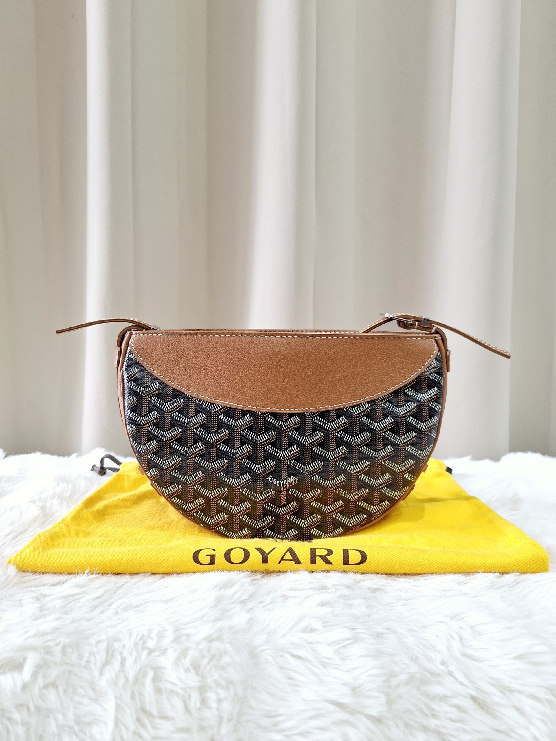 Goyard Moon/Hirondelle Tan Shoulder Bag Goyard Moon/Hirondelle Tan Shoulder Bag