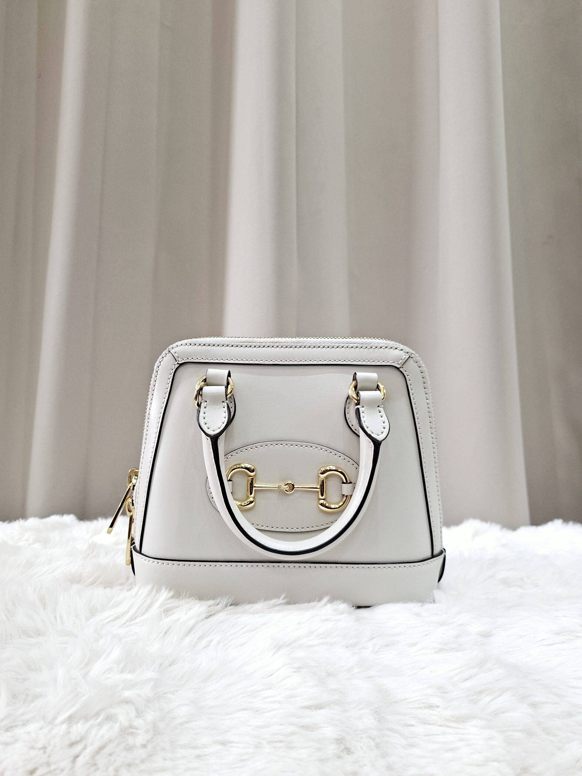 gucci 1955 top handle white ghw 640716467891 with longstrap, 2 dustbag in excellent condition 9/10 gucci 1955 top handle white ghw 640716467891 with longstrap, 2 dustbag in excellent condition 9/10