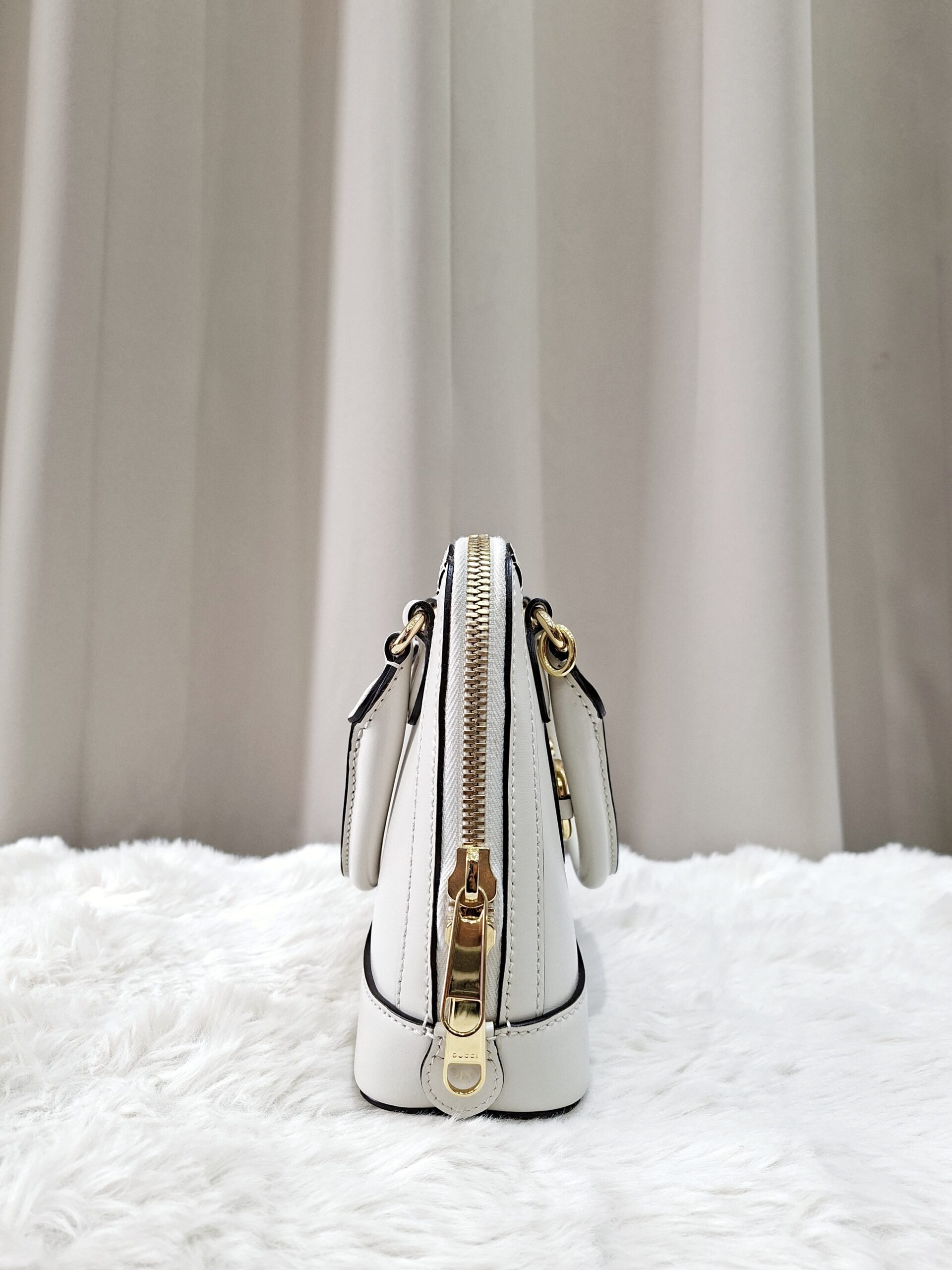gucci 1955 top handle white ghw 640716467891 with longstrap, 2 dustbag in excellent condition 9/10 gucci 1955 top handle white ghw 640716467891 with longstrap, 2 dustbag in excellent condition 9/10